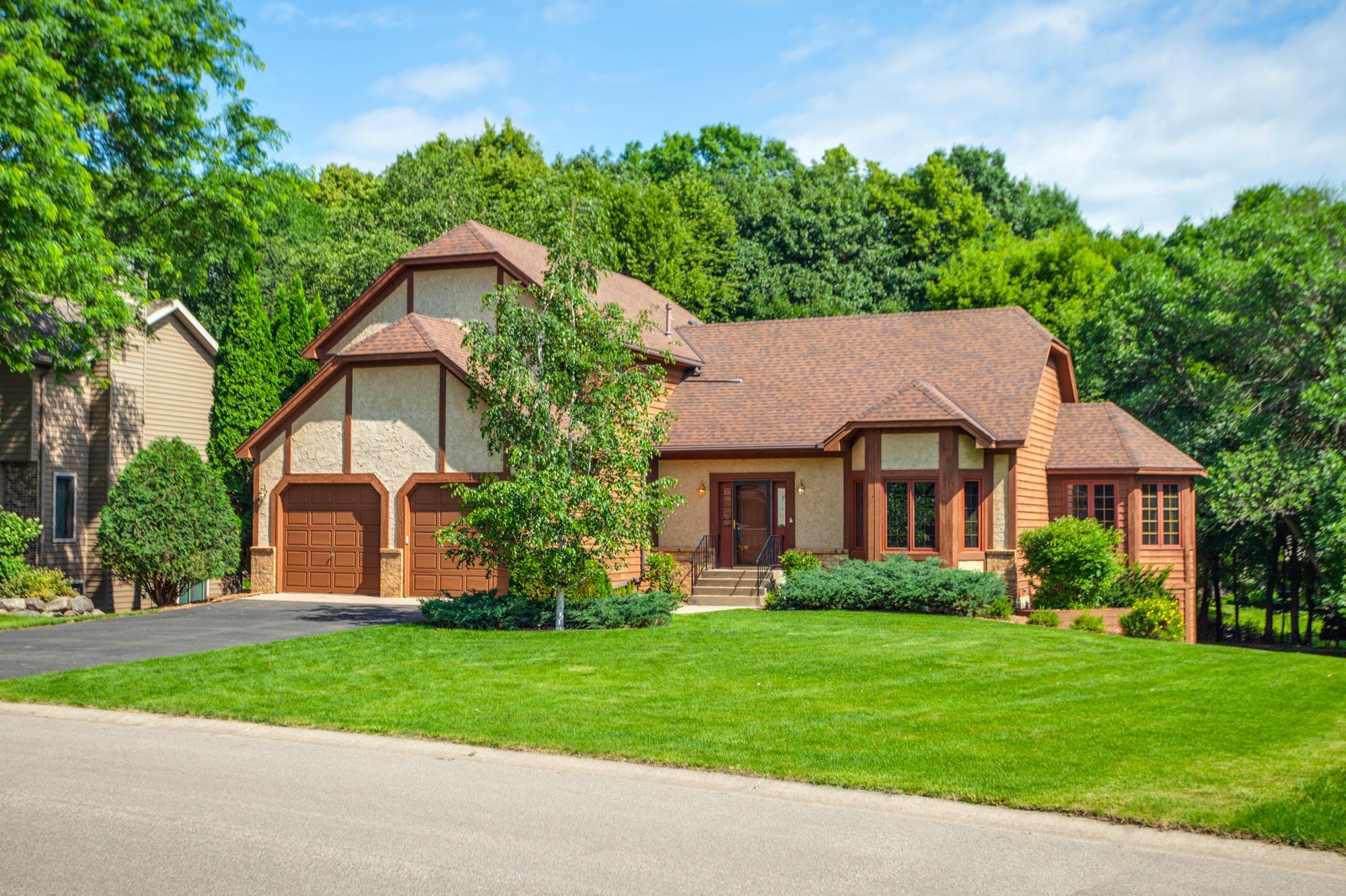 16760 N Manor Road Property Photo 1