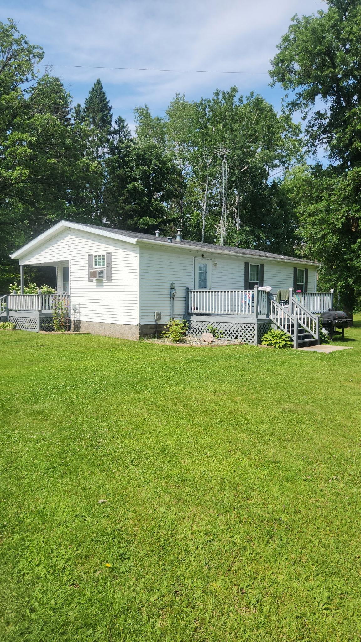 21982 Grouse Lane Property Photo 1