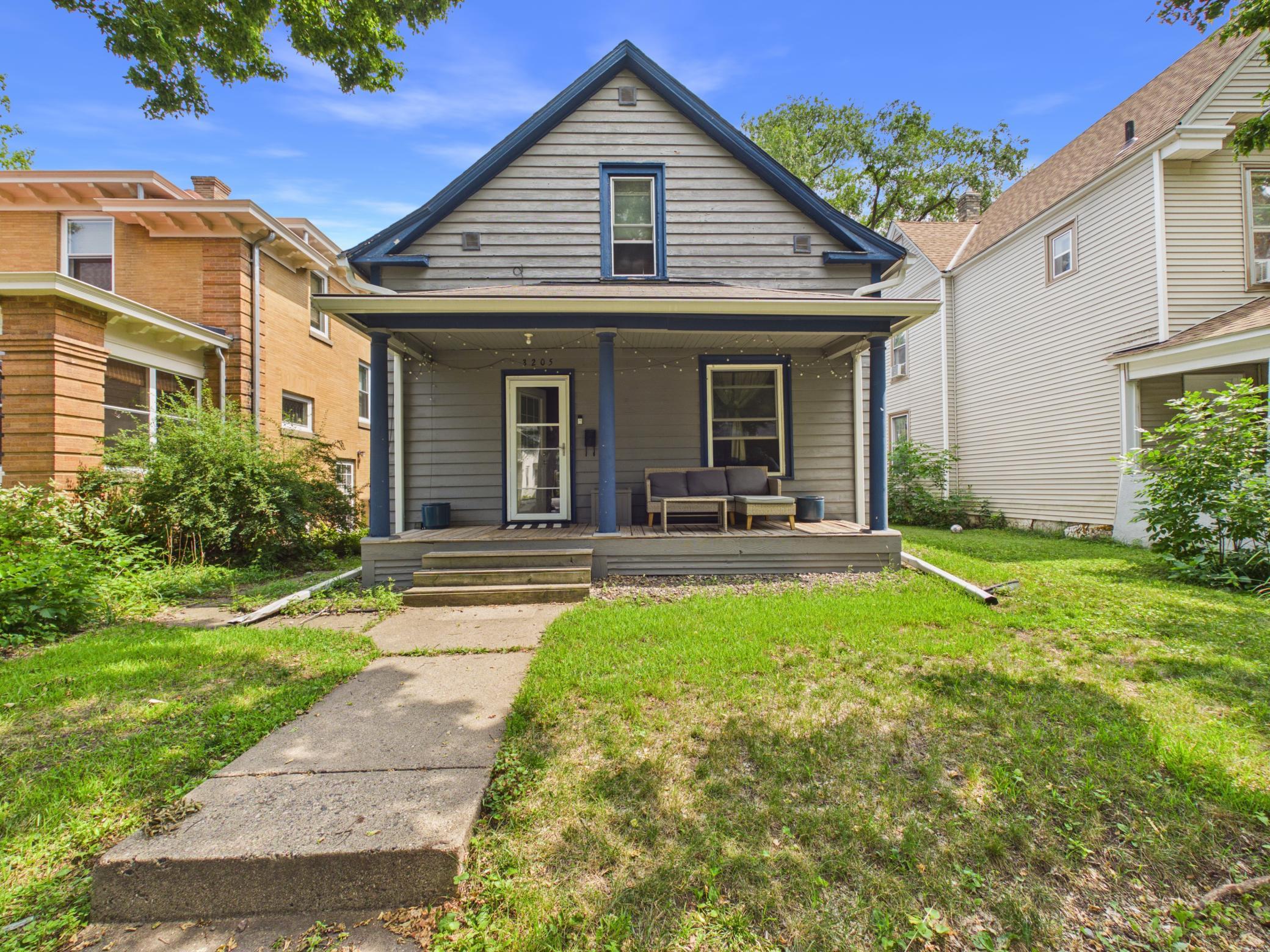 3205 Elliot Avenue Property Photo 1