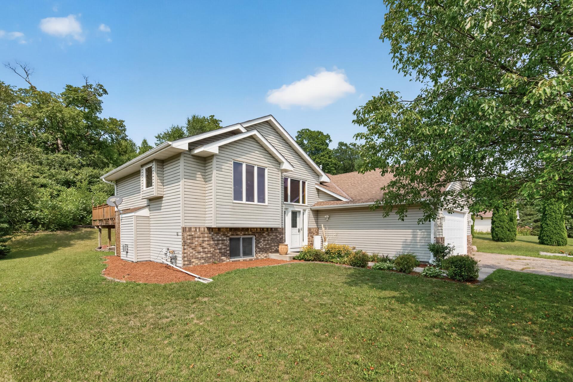 8510 Trista Lane E Property Photo 1