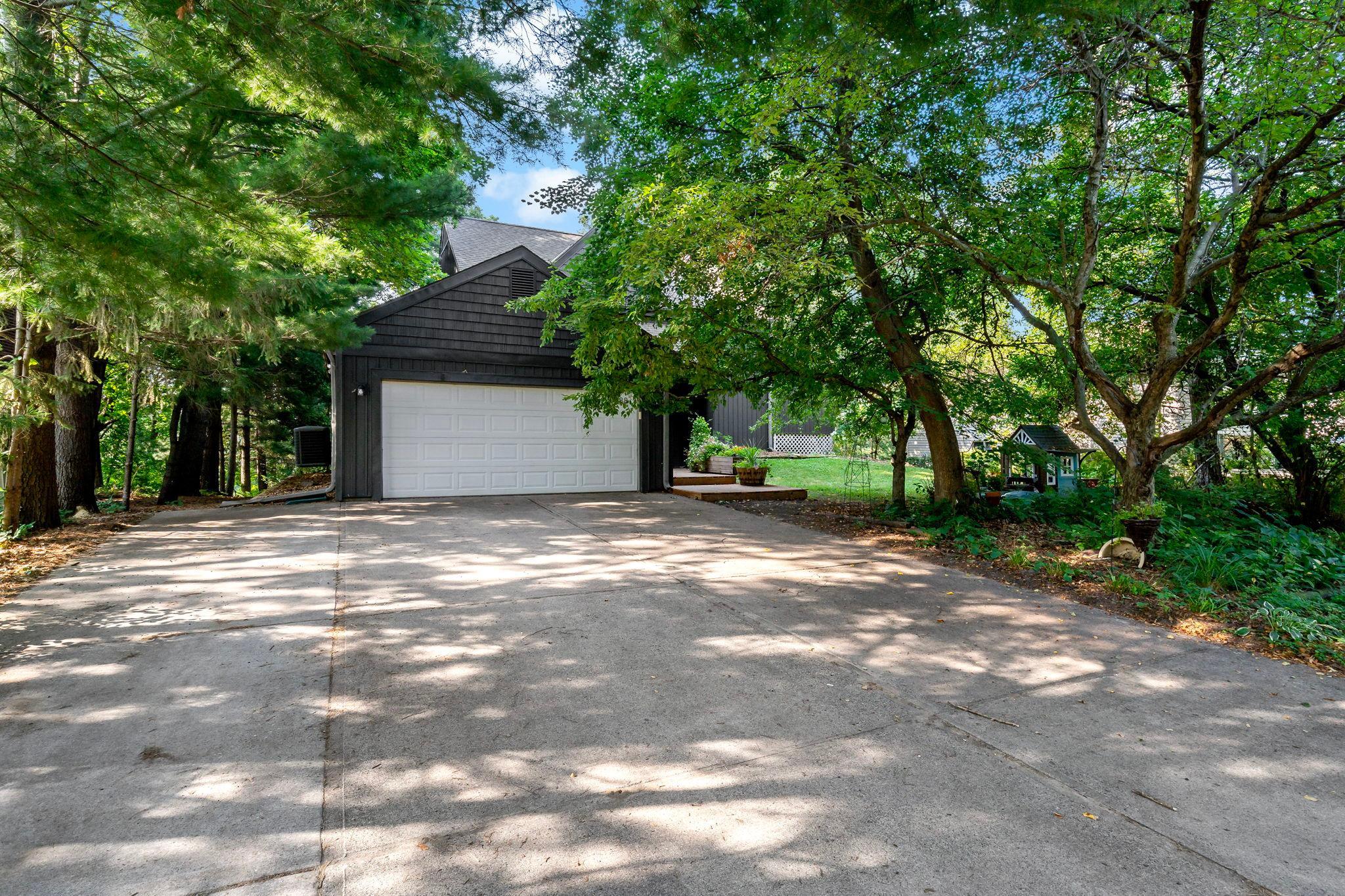 388 Nottingham Drive Property Photo 1