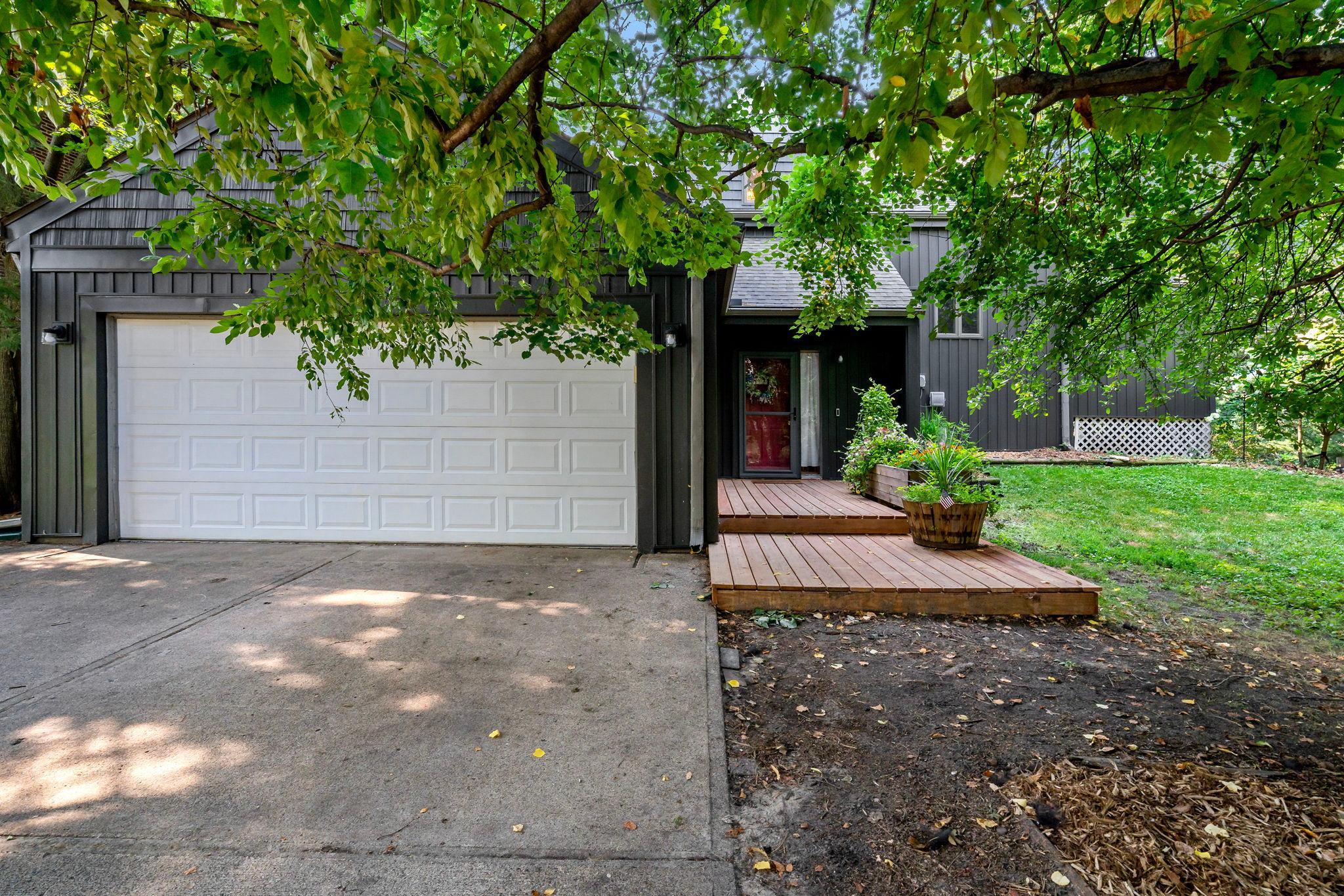 388 Nottingham Drive Property Photo 2
