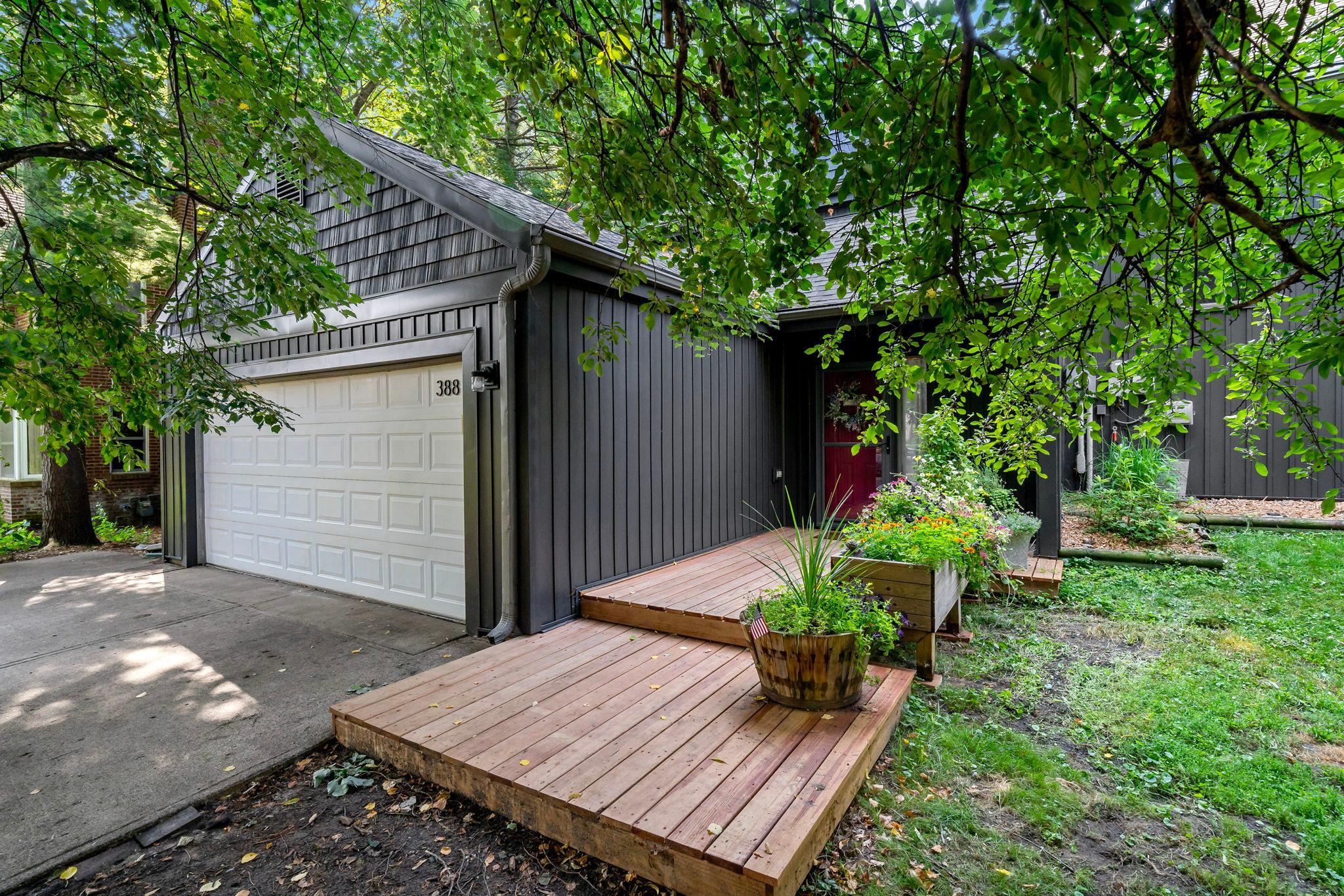 388 Nottingham Drive Property Photo 3