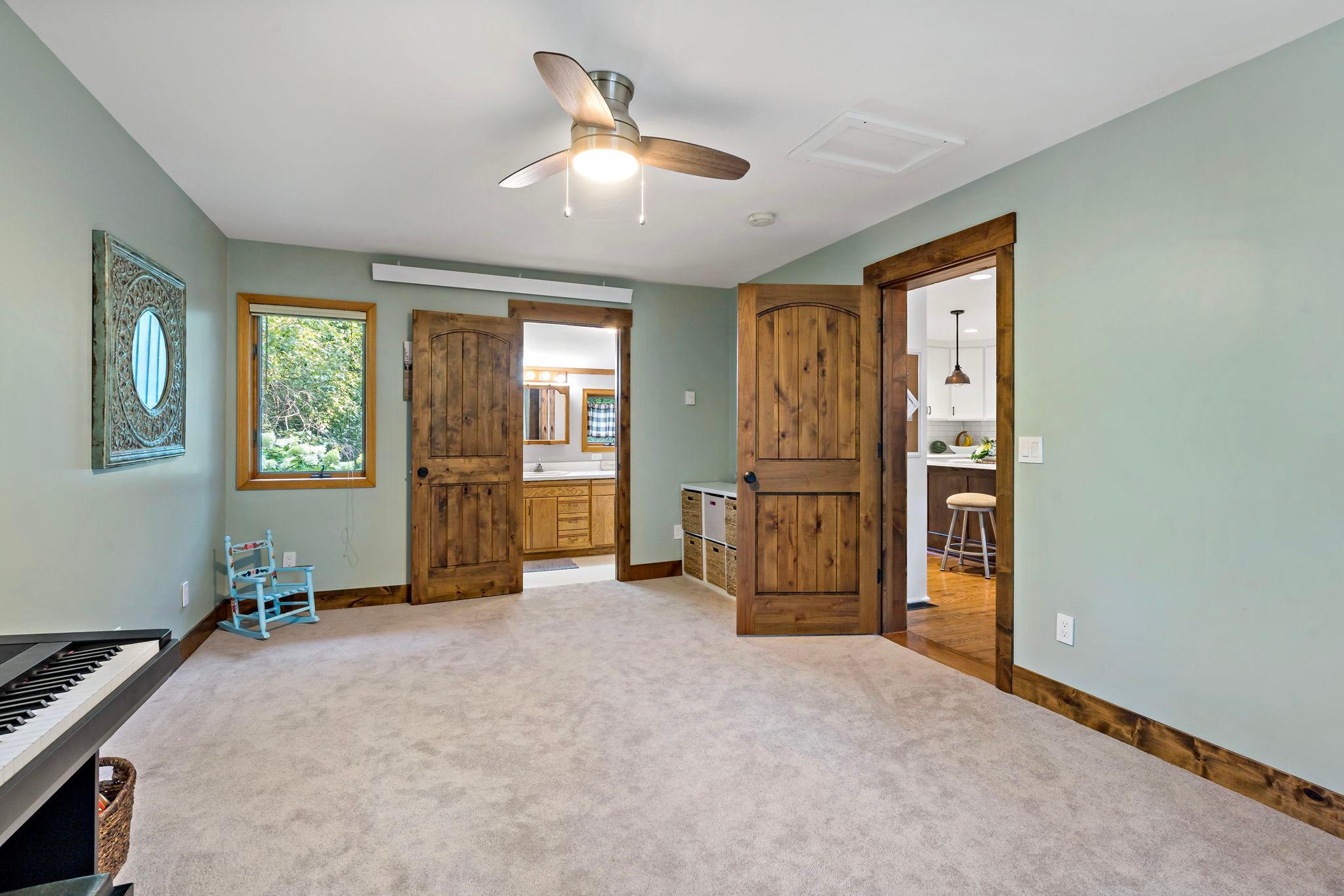 388 Nottingham Drive Property Photo 29