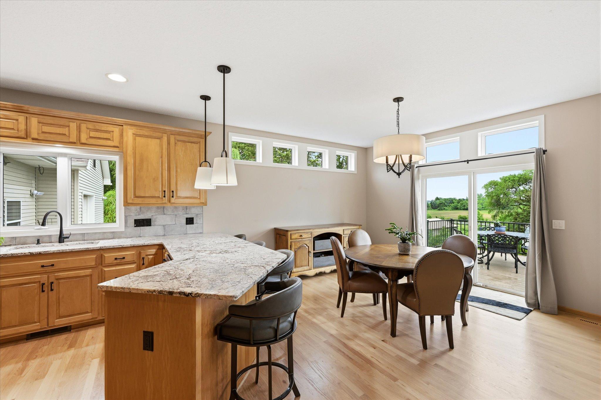 21005 Sunnyhill Lane Property Photo 6