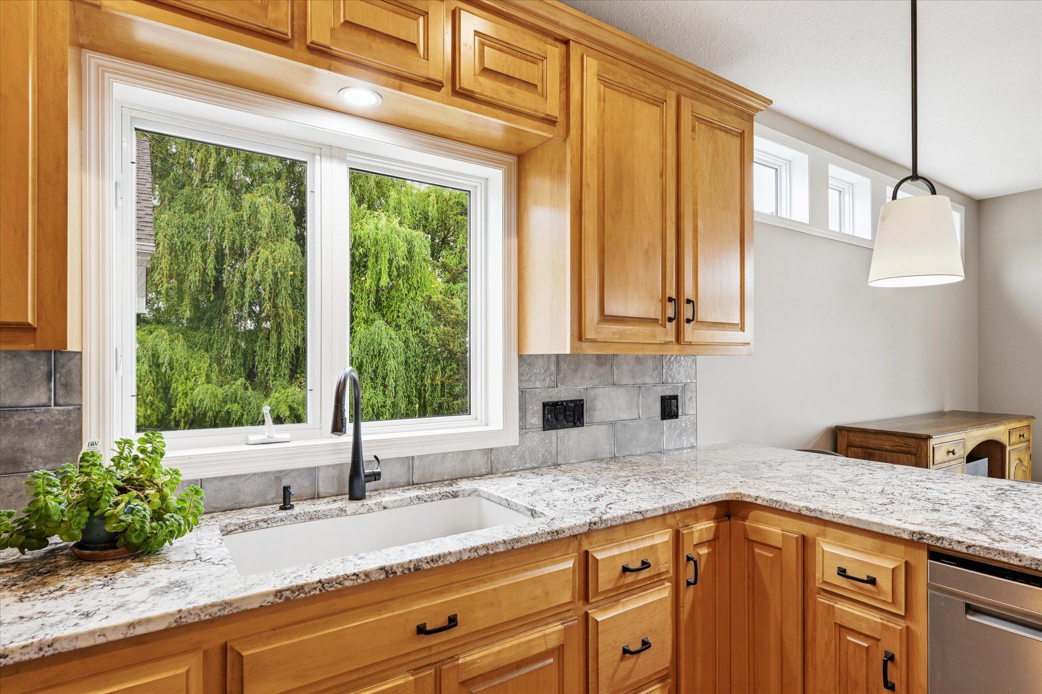 21005 Sunnyhill Lane Property Photo 10