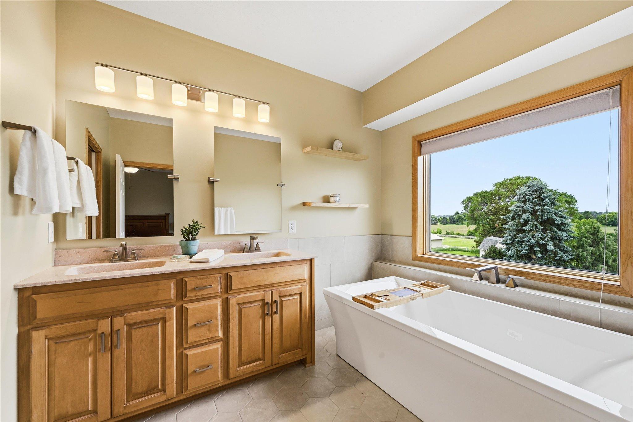 21005 Sunnyhill Lane Property Photo 15