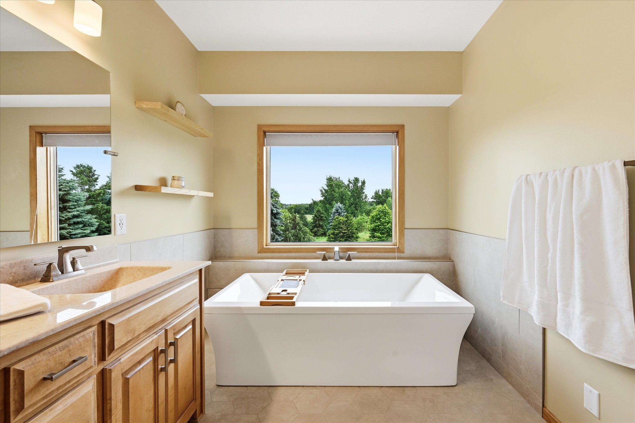 21005 Sunnyhill Lane Property Photo 16