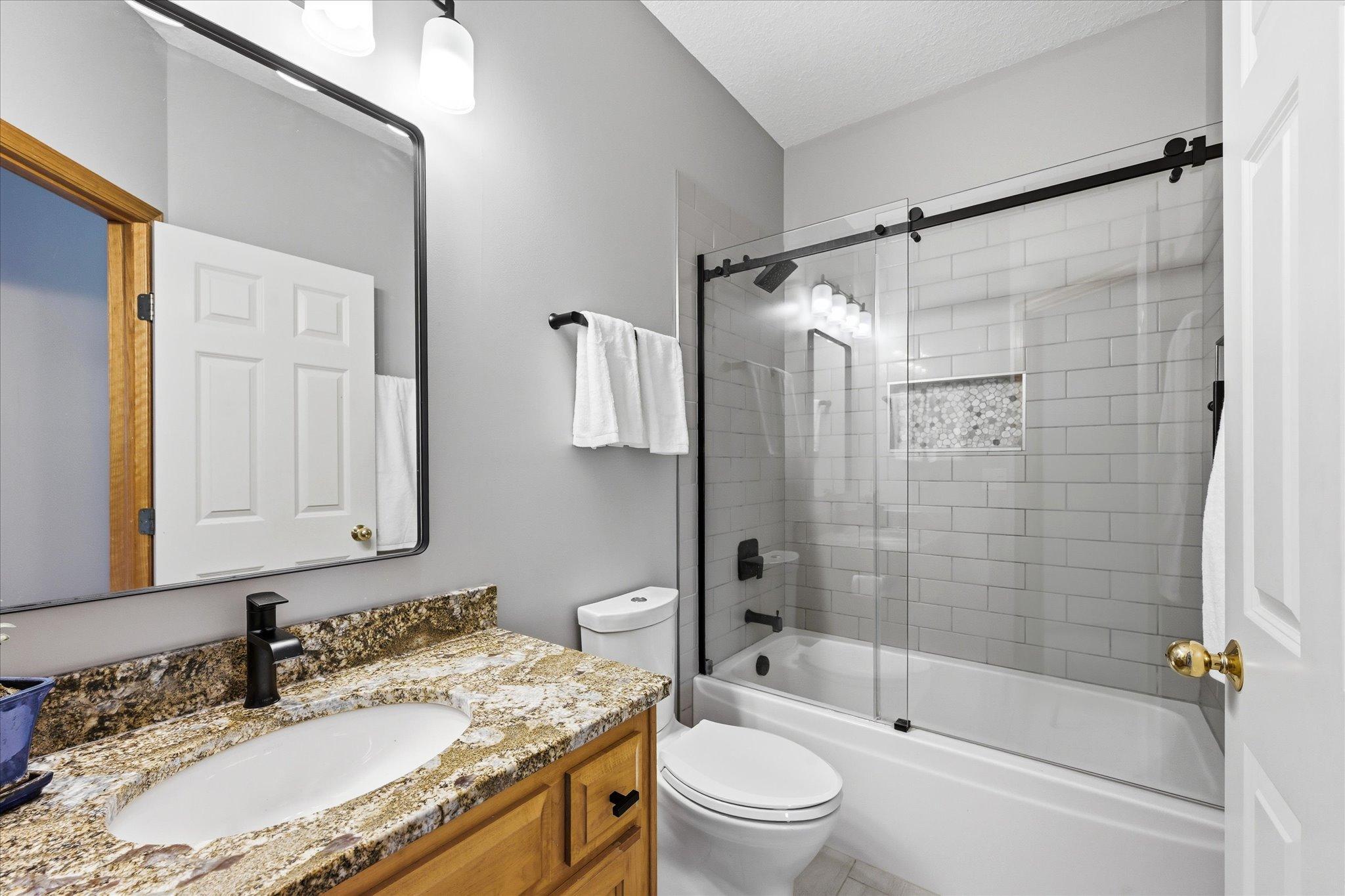 21005 Sunnyhill Lane Property Photo 20