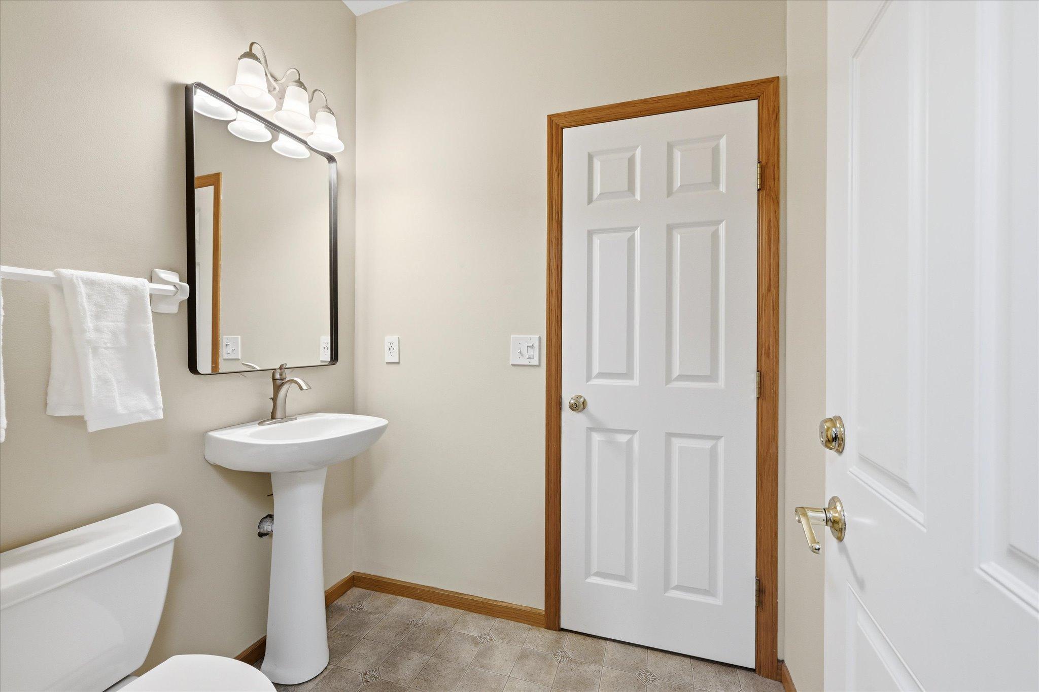 21005 Sunnyhill Lane Property Photo 22