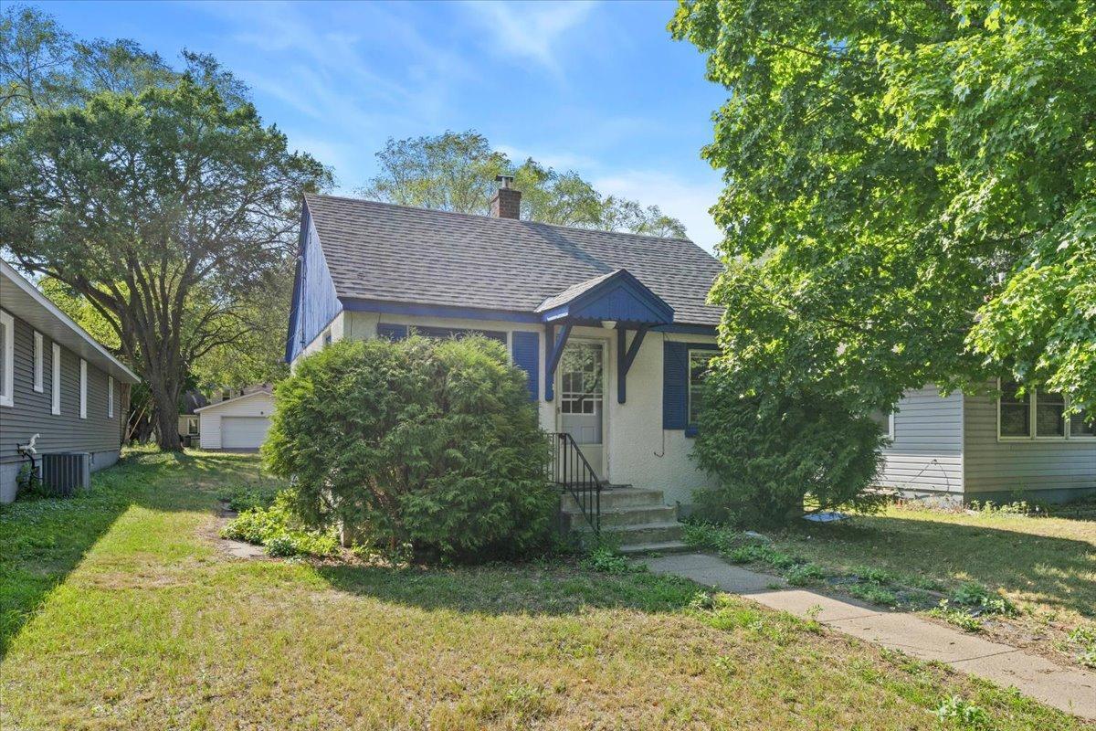 1719 7th Avenue S Property Photo 1