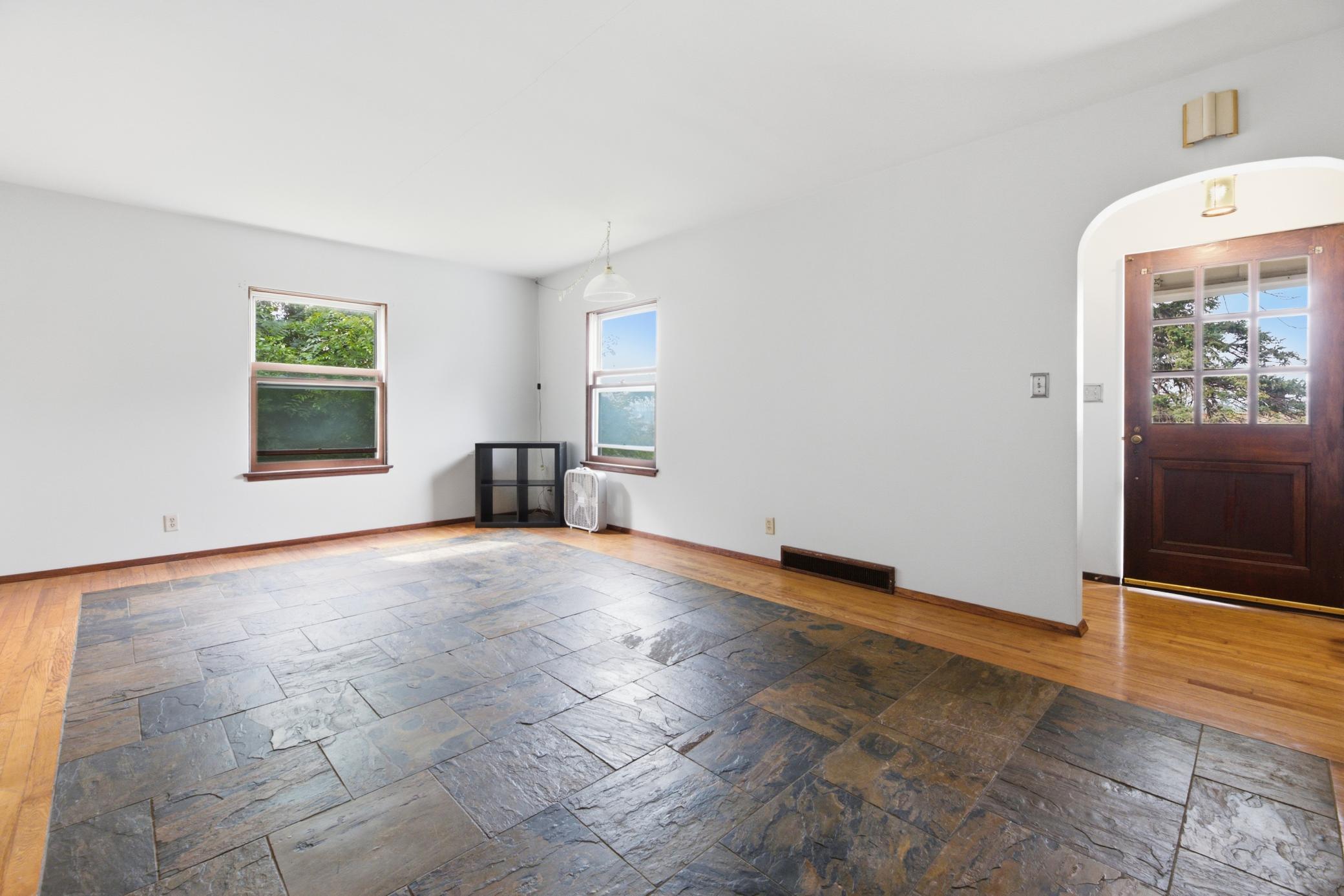 1109 S 2nd Street Property Photo 6