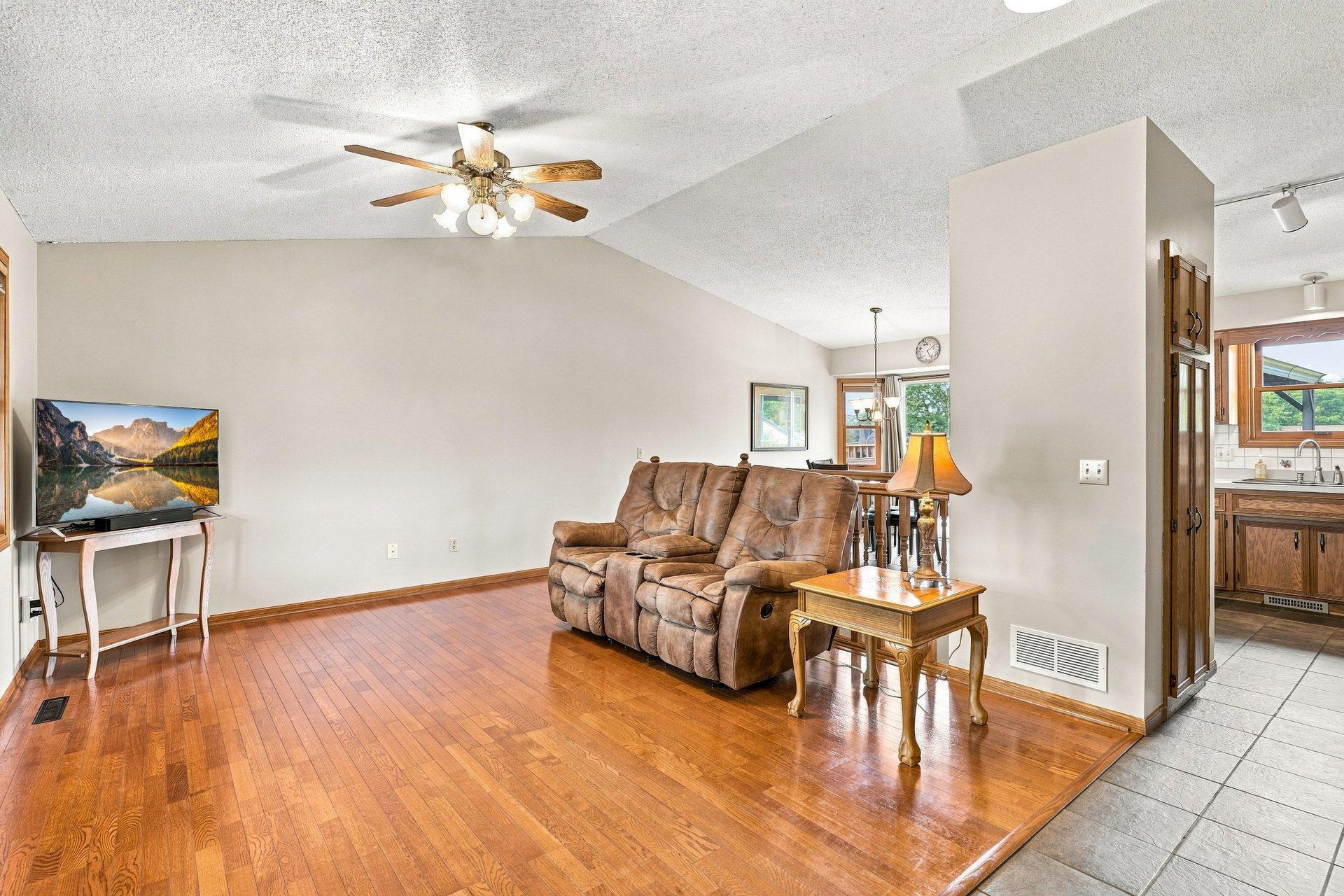 17314 Greentree Path Property Photo 3