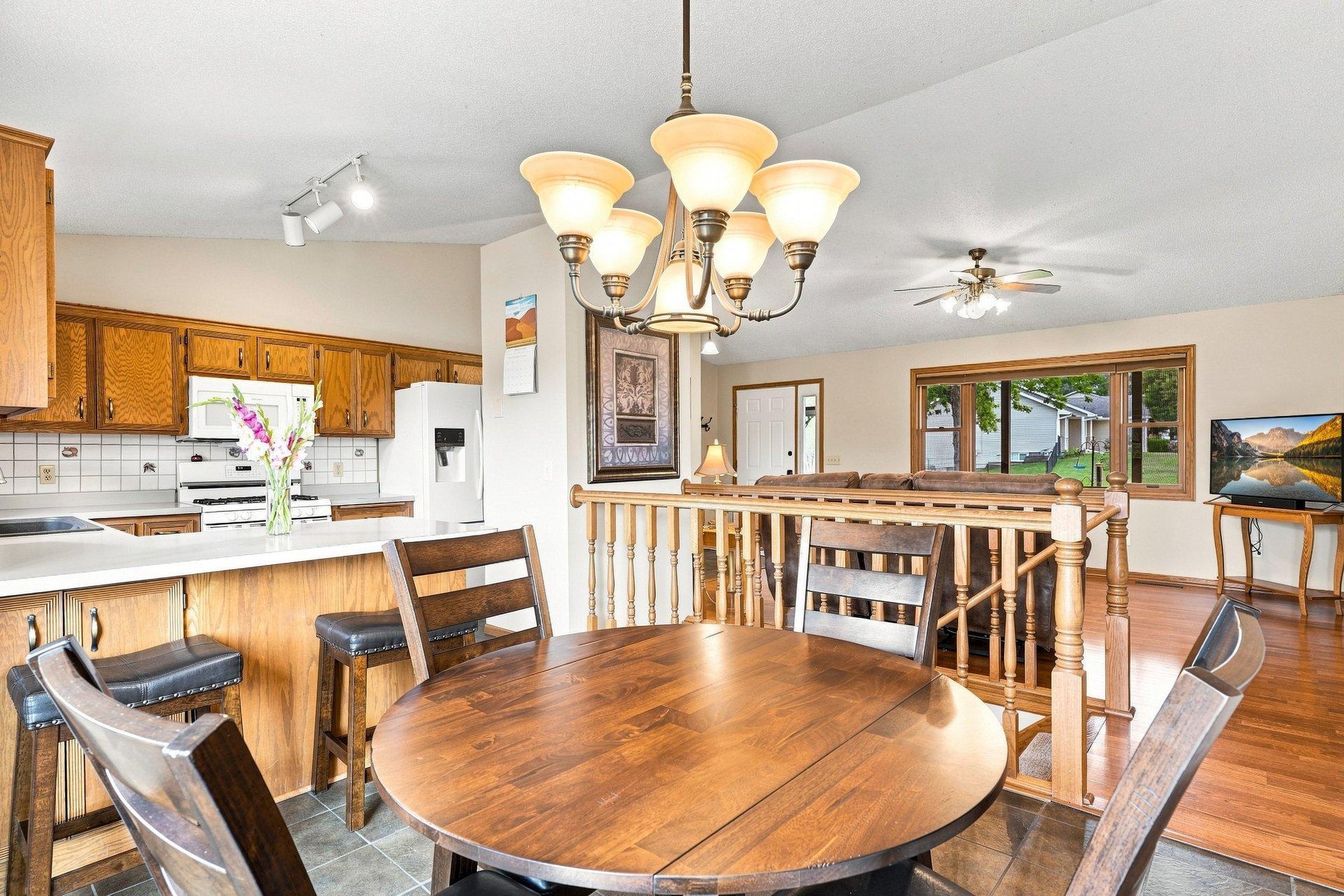 17314 Greentree Path Property Photo 7