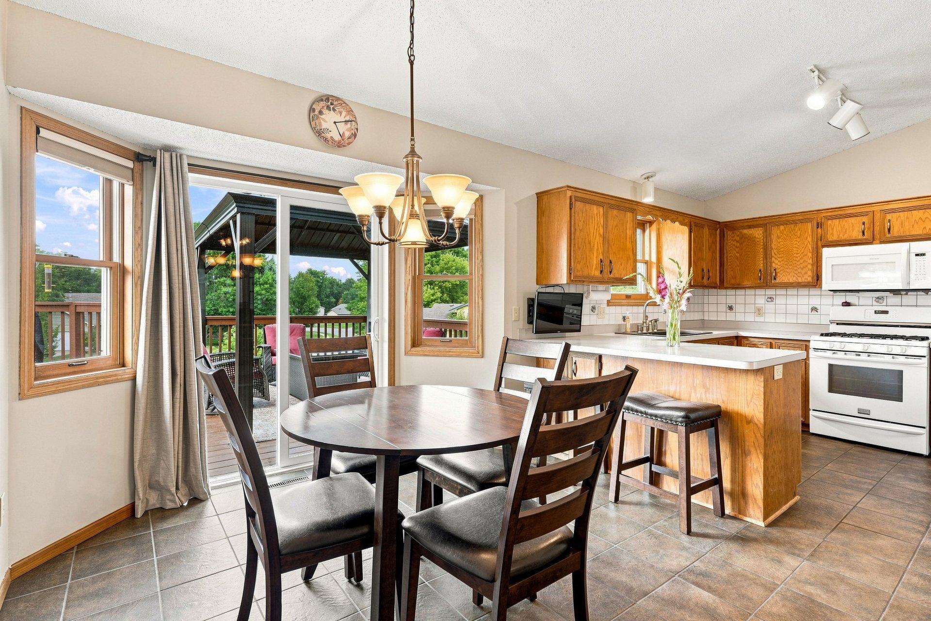 17314 Greentree Path Property Photo 8