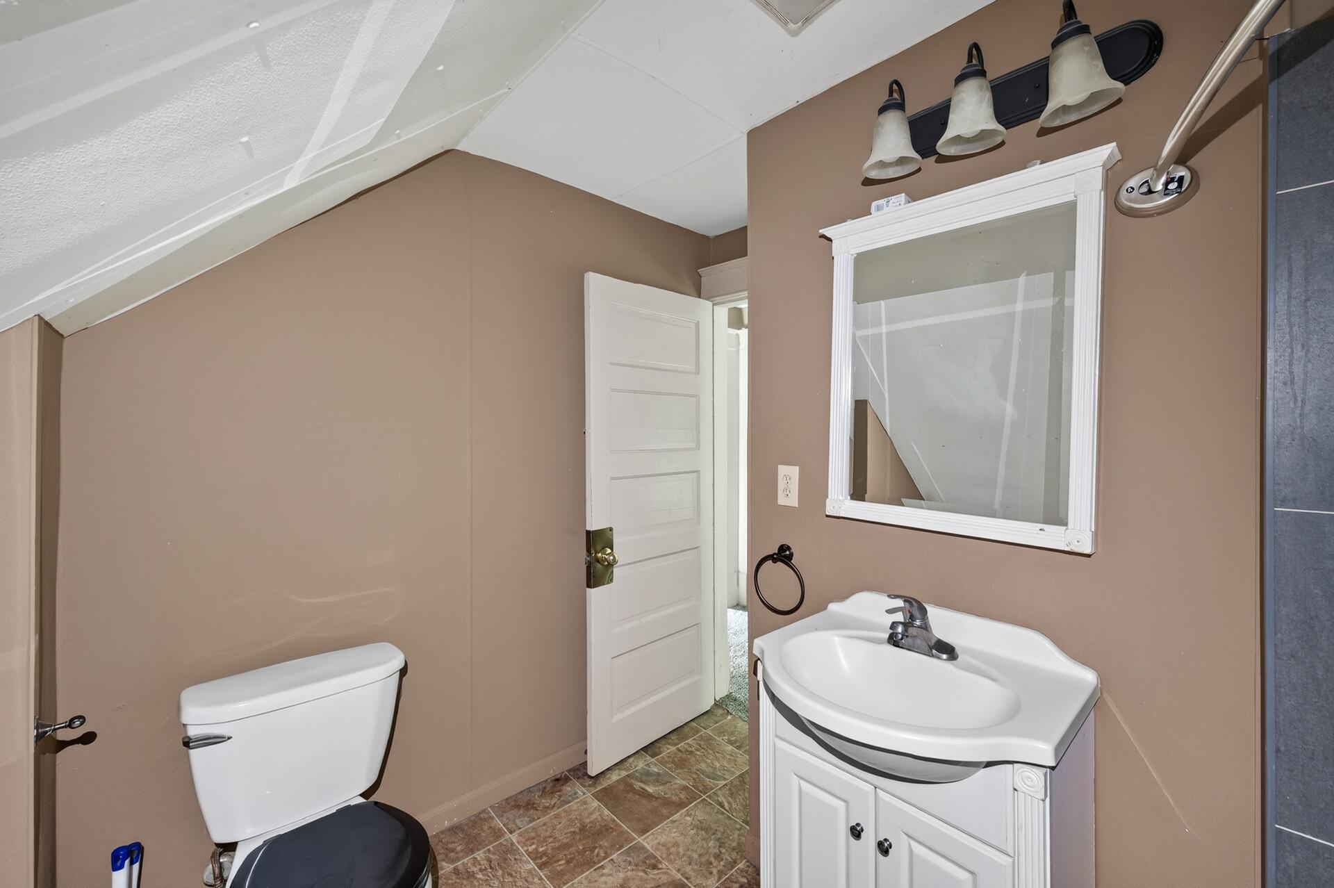 2332 Sheridan Avenue N Property Photo 19