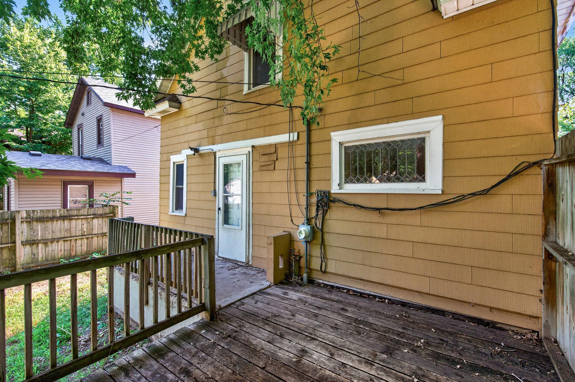 2332 Sheridan Avenue N Property Photo 26