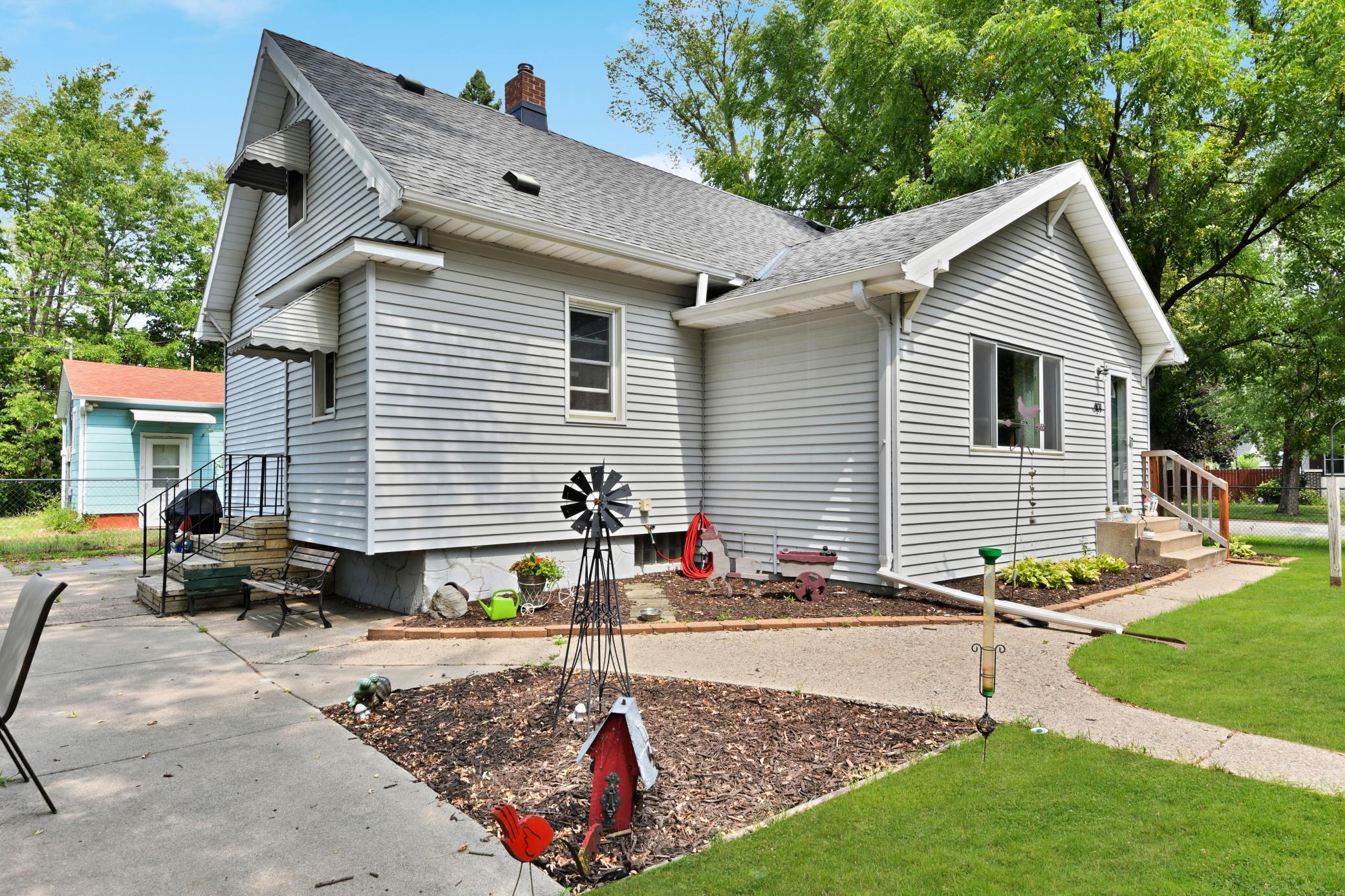 401 17th Avenue N Property Photo 1