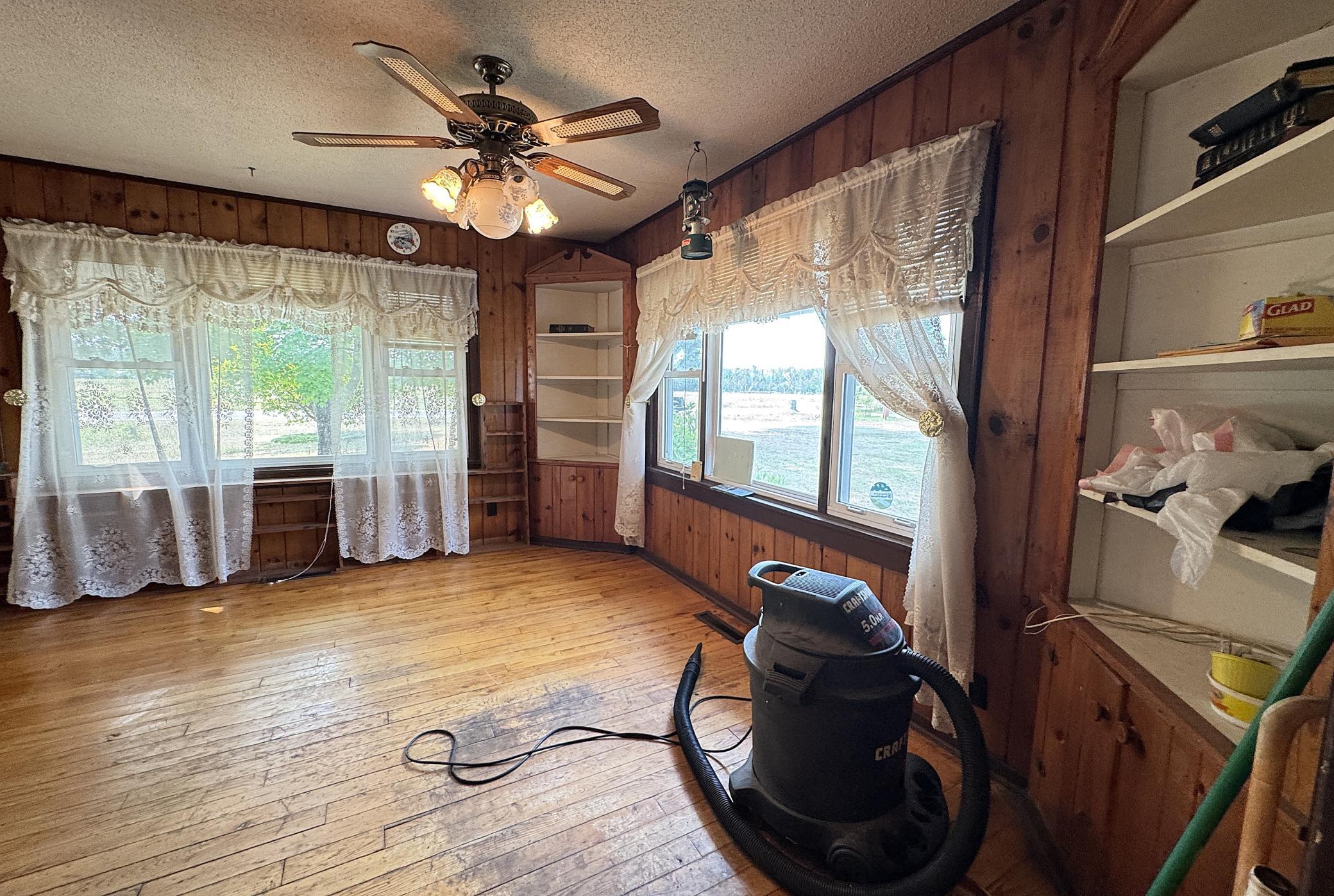 32162 Deer Street Property Photo 28