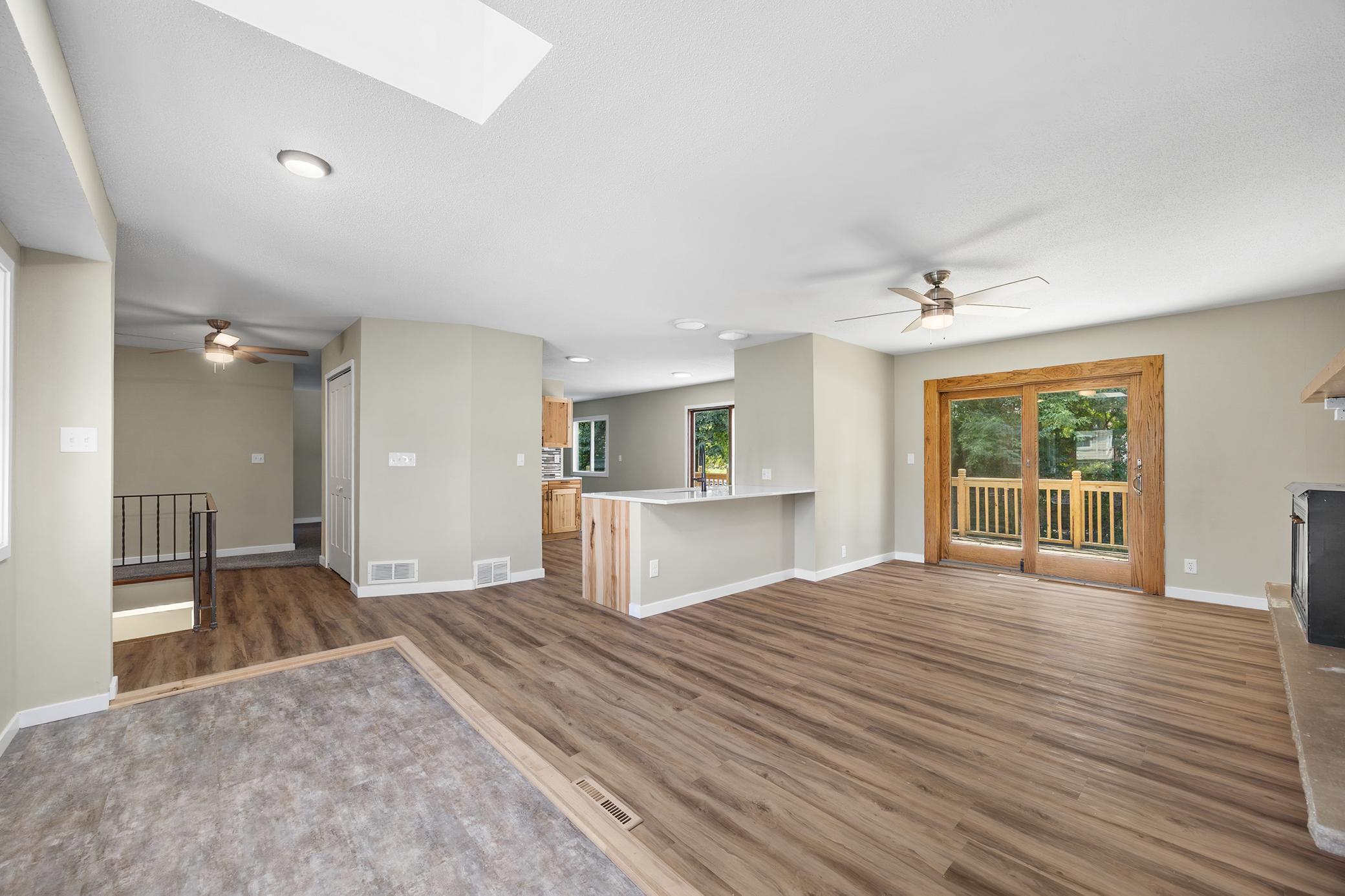 7101 Willow Road Property Photo 4