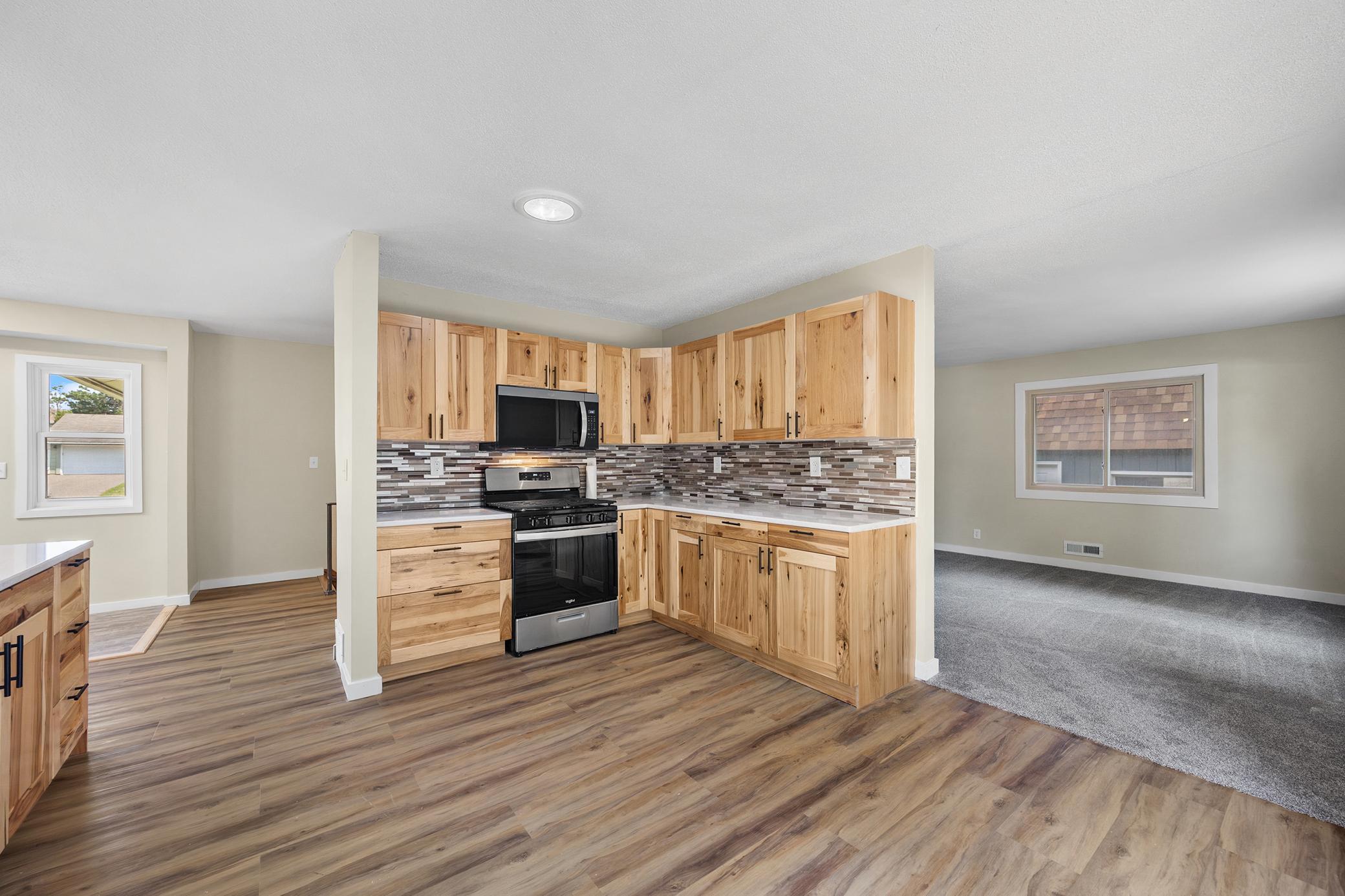 7101 Willow Road Property Photo 5
