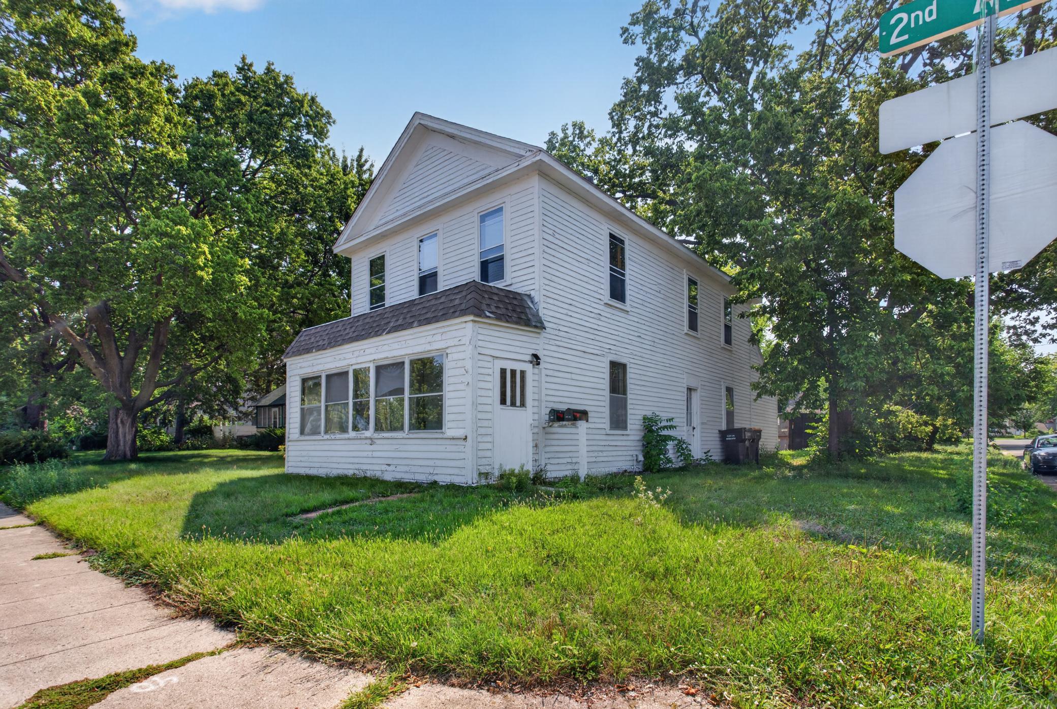 602 2nd Avenue E Property Photo 1