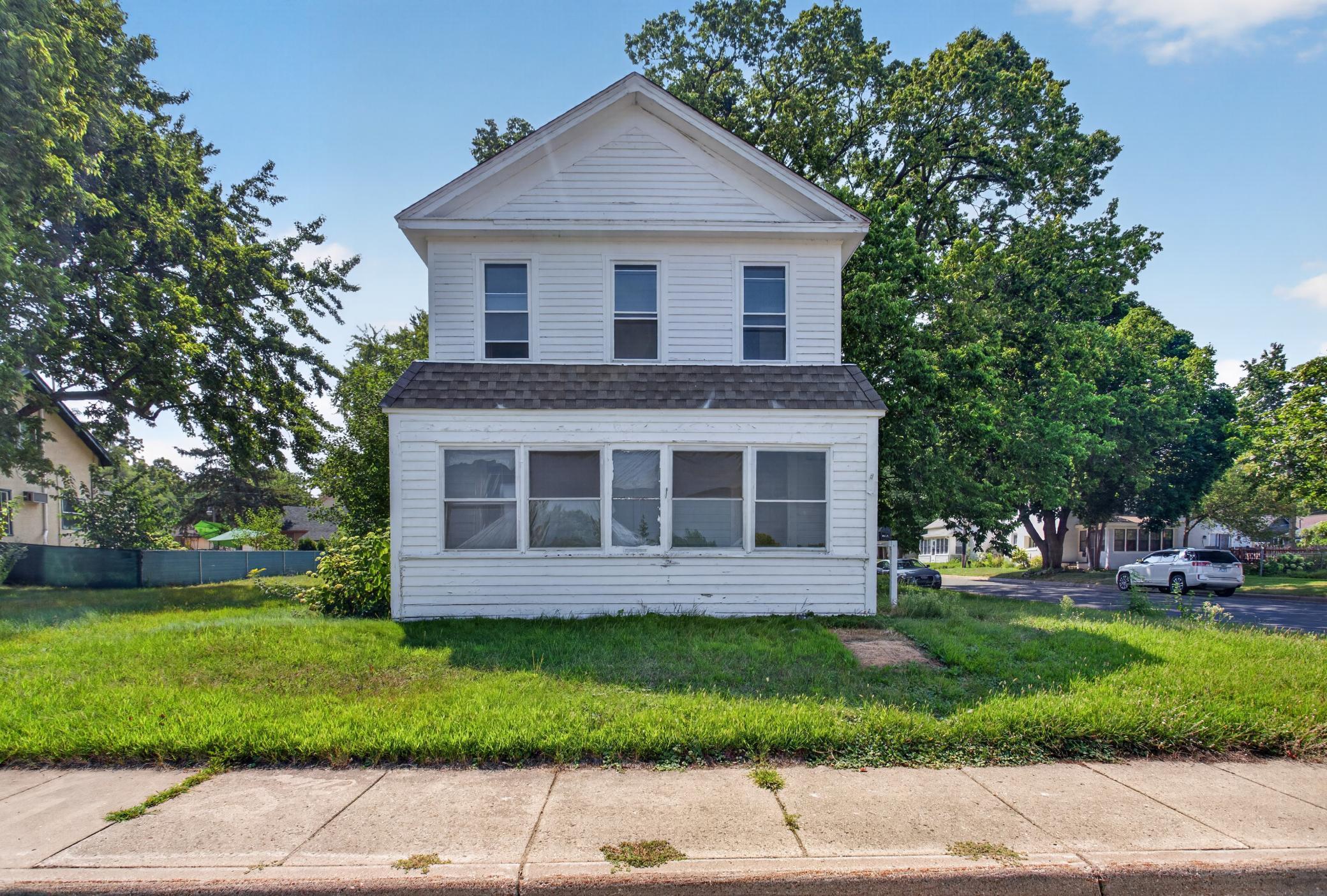 602 2nd Avenue E Property Photo 2