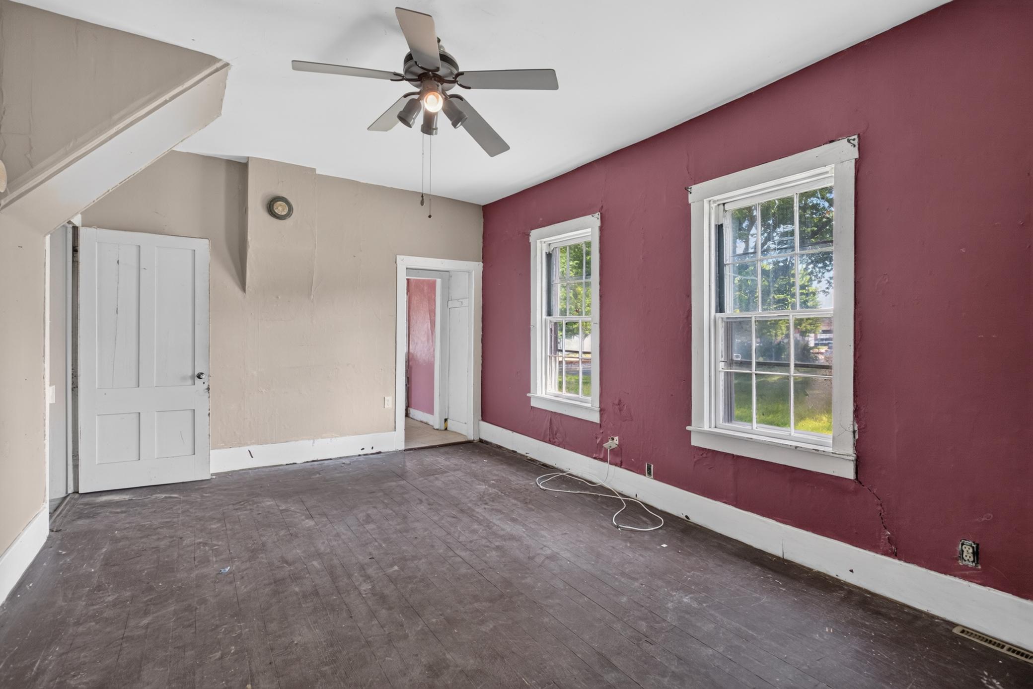 602 2nd Avenue E Property Photo 3