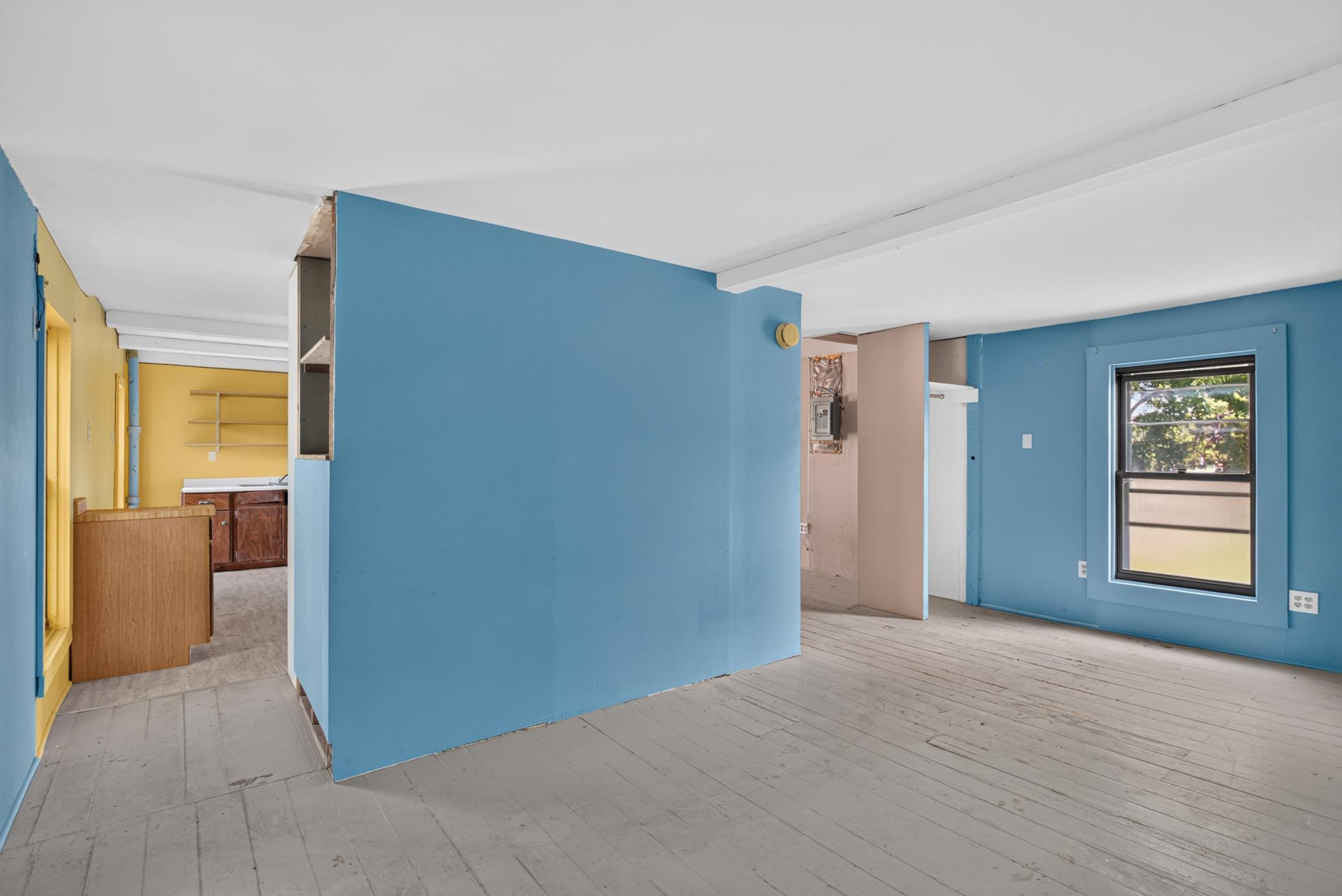 602 2nd Avenue E Property Photo 9