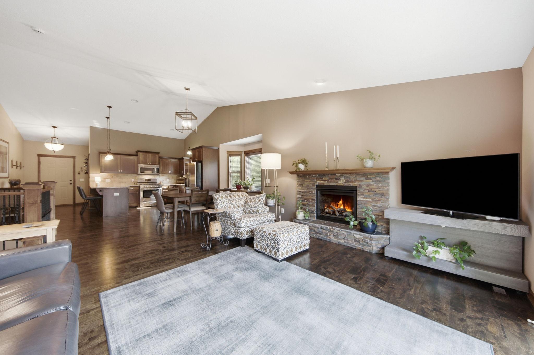1501 Comstock Lane N Property Photo 8