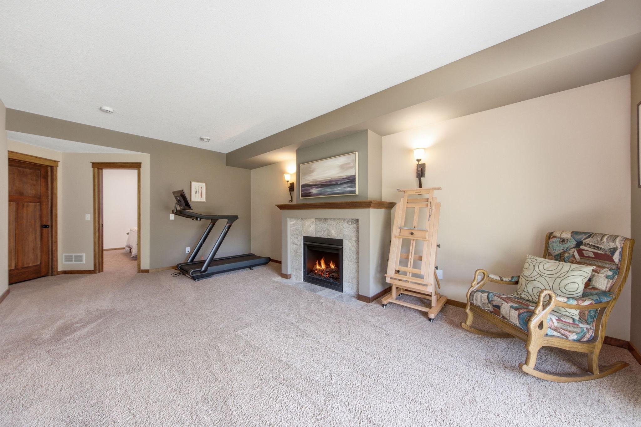 1501 Comstock Lane N Property Photo 10