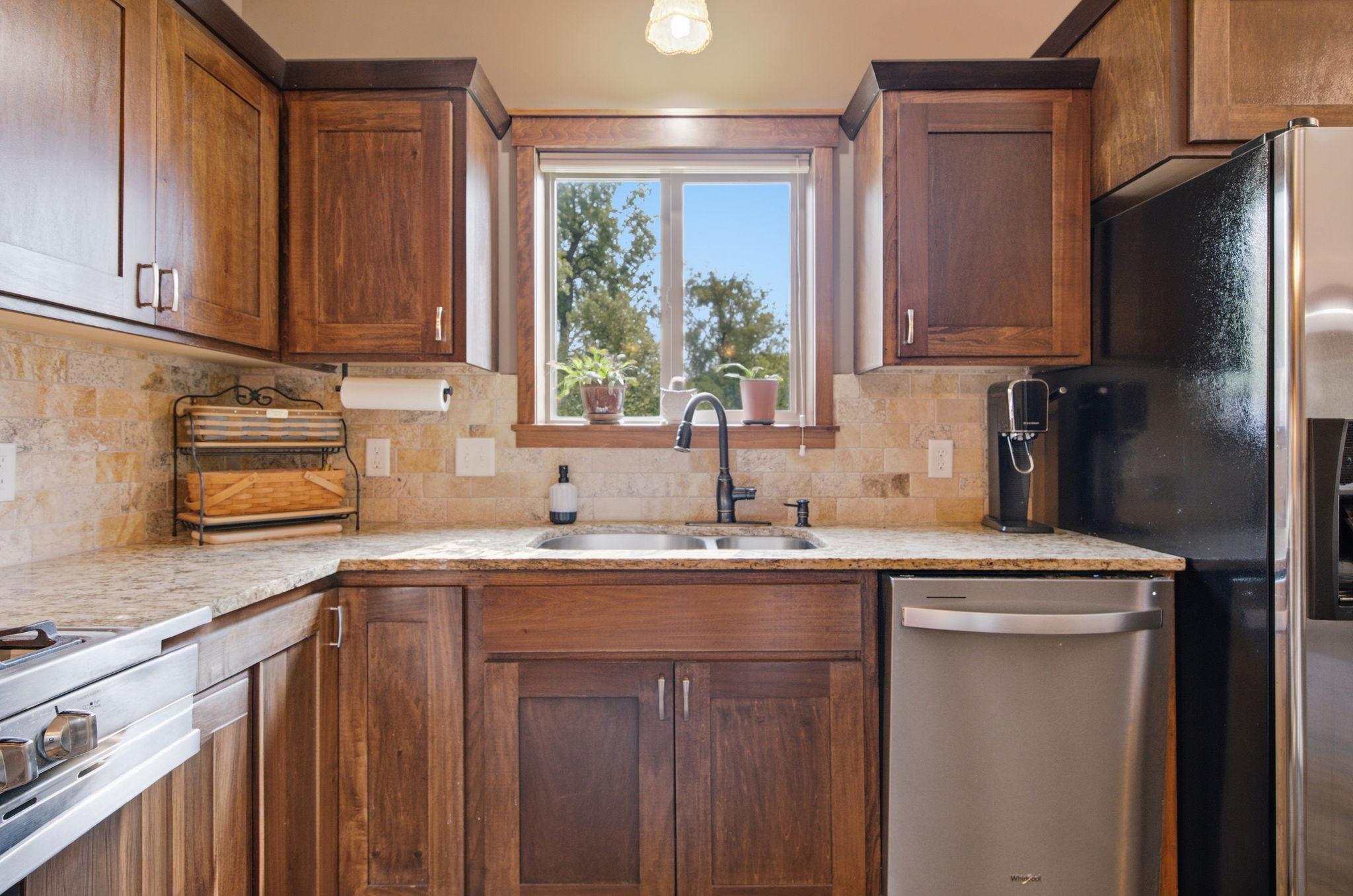 1501 Comstock Lane N Property Photo 13