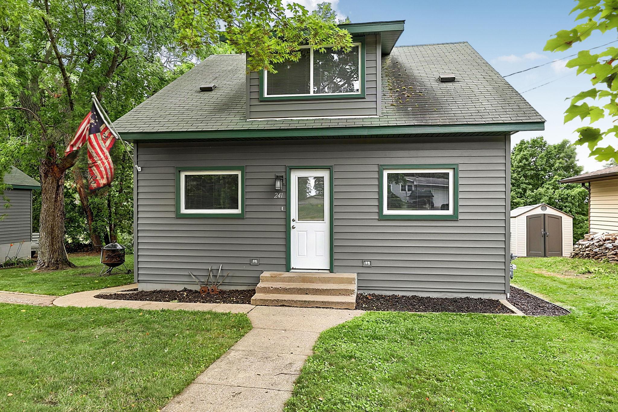 241 3rd Street Property Photo 2
