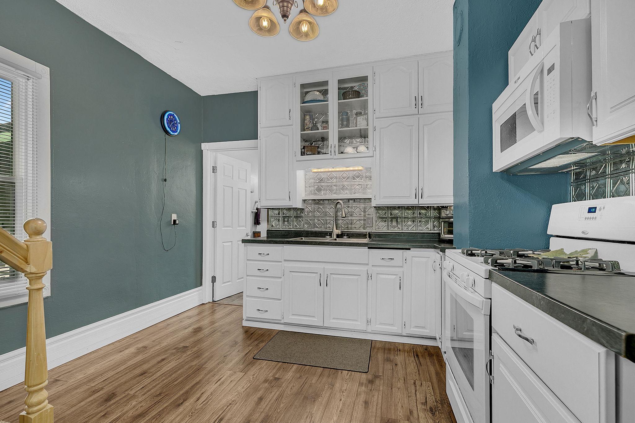 241 3rd Street Property Photo 4