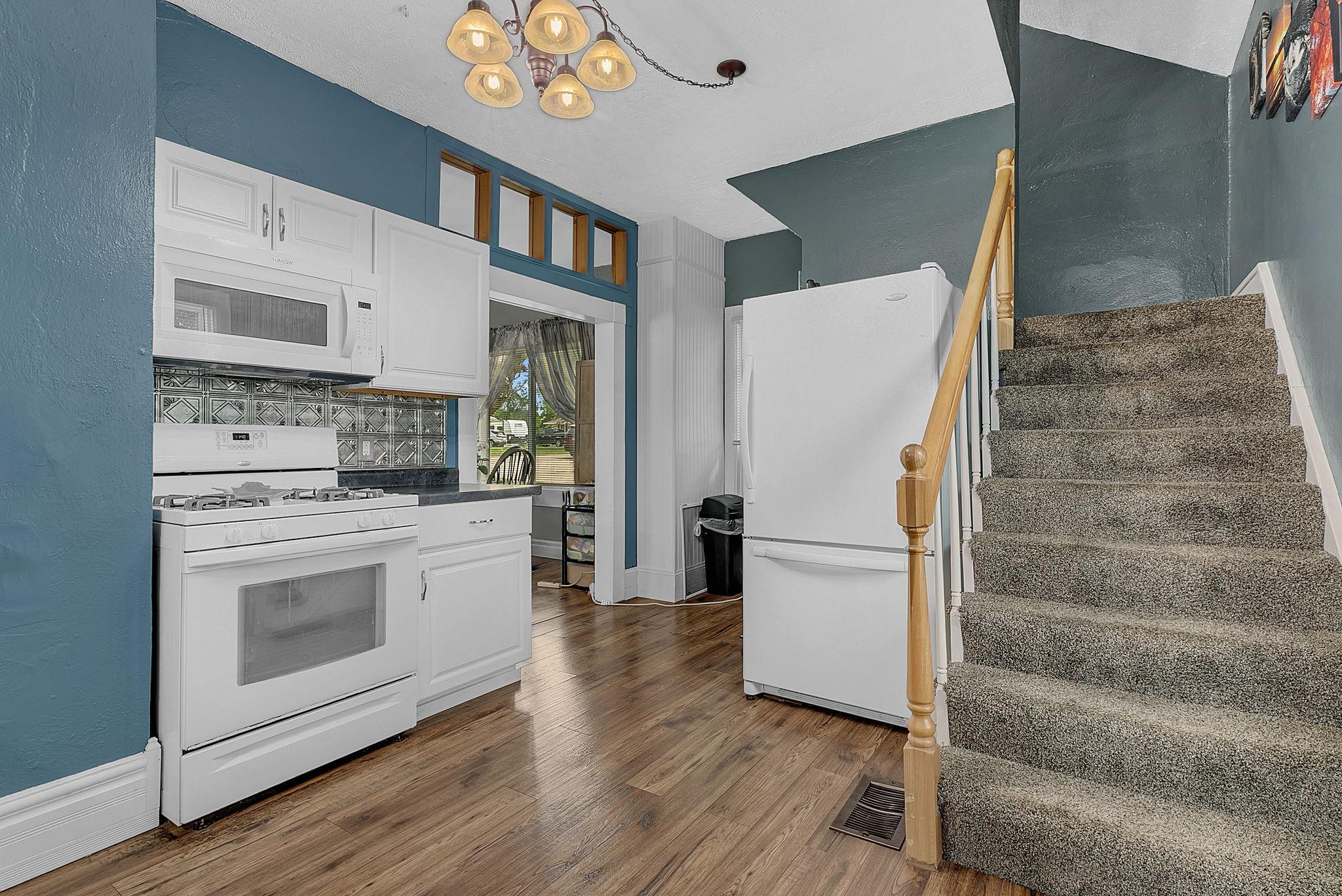 241 3rd Street Property Photo 6