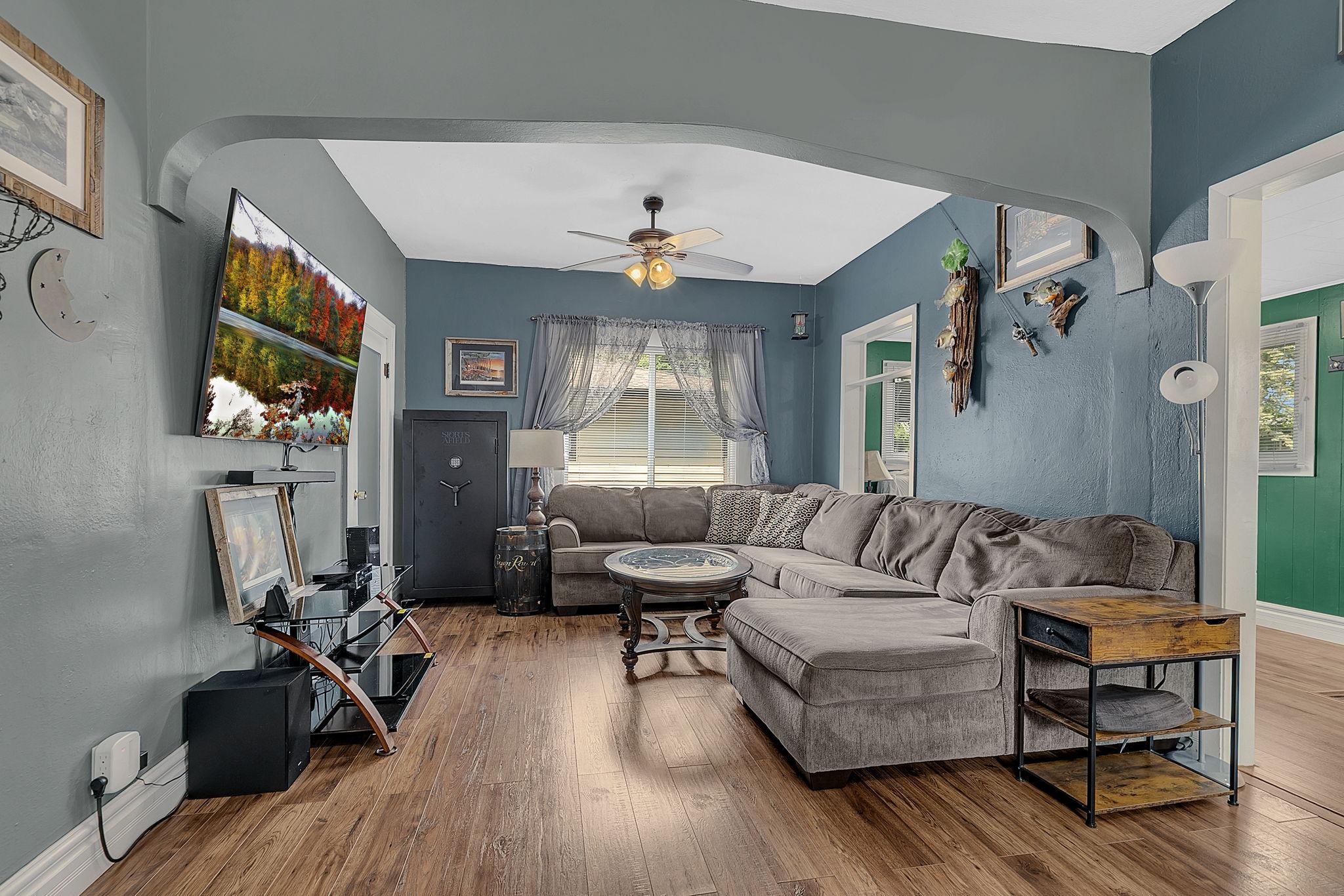 241 3rd Street Property Photo 8