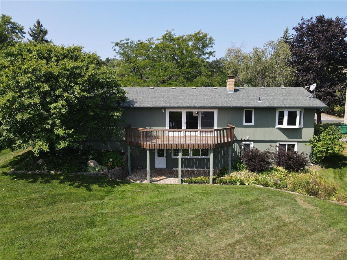 103 Lakeside Drive Property Photo 6