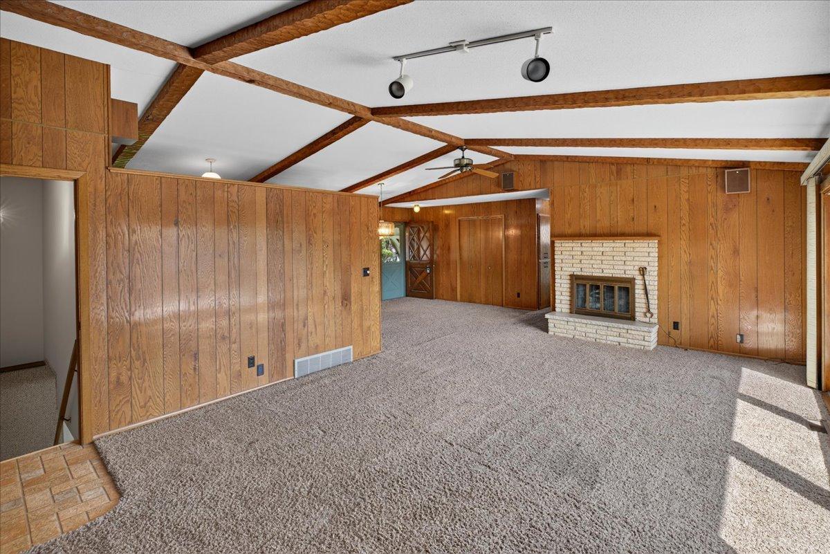 103 Lakeside Drive Property Photo 21