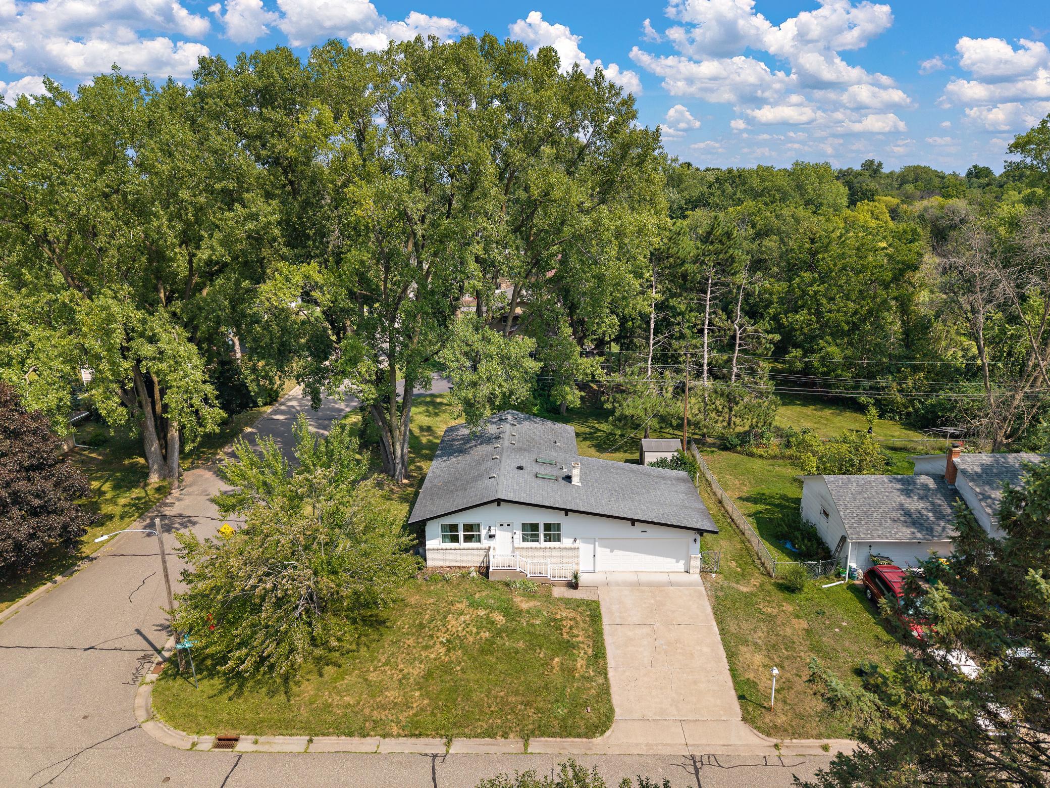 231 Birchwood Drive N Property Photo 3