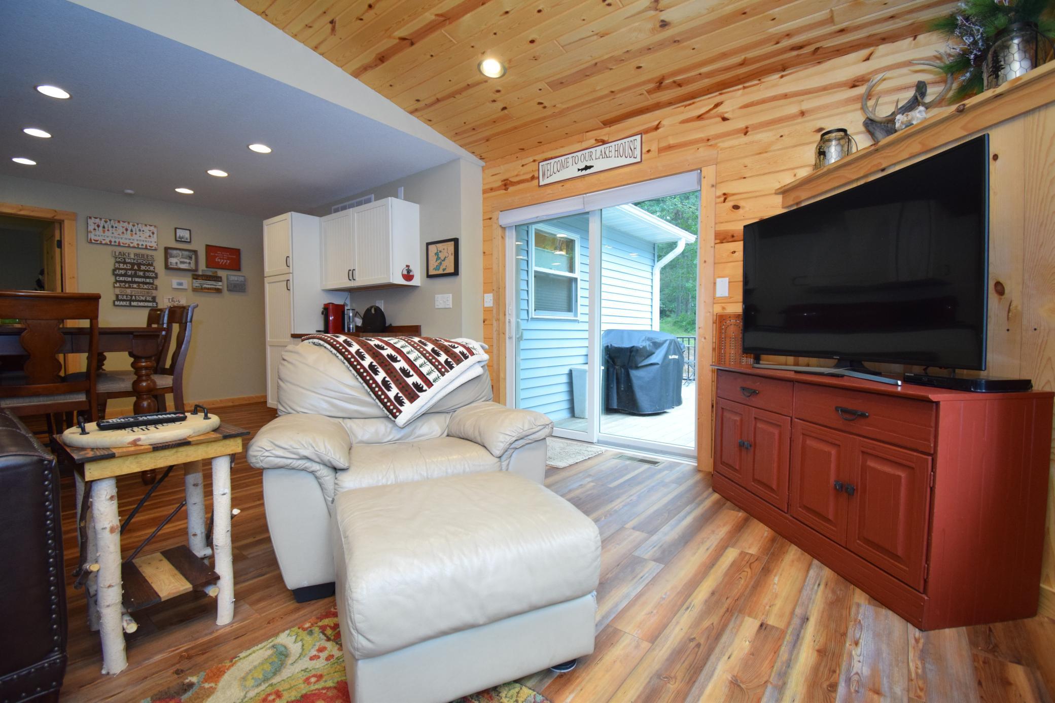 6575 Flowage Drive Property Photo 17