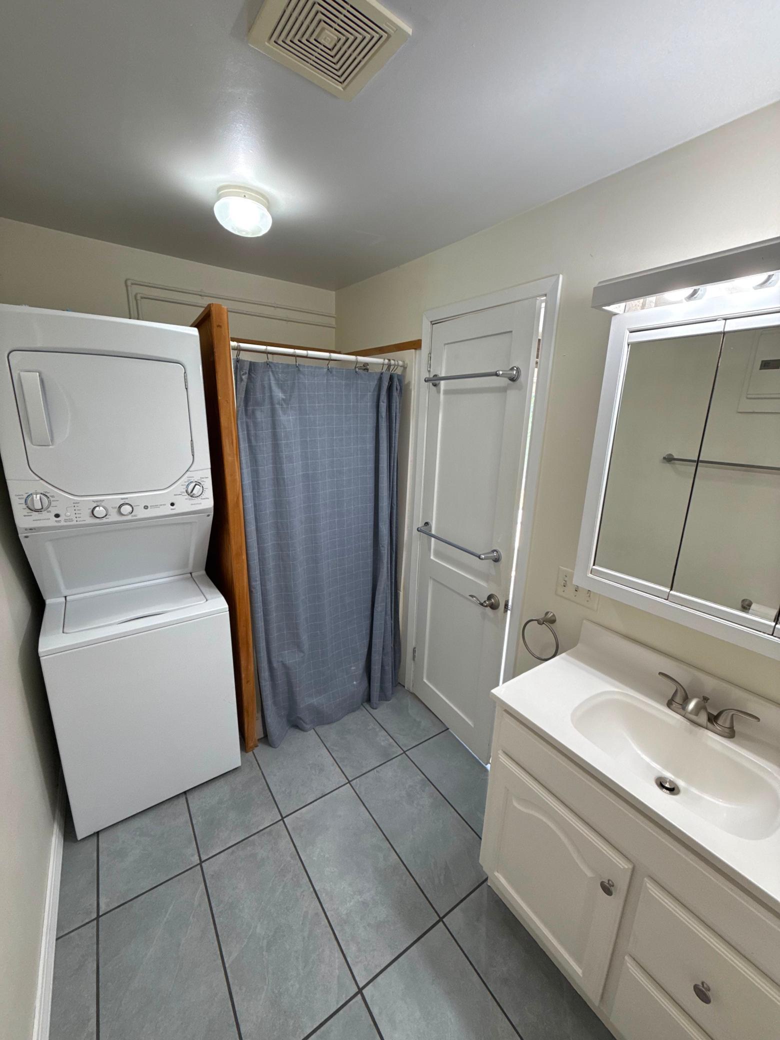 418 Monroe Street N Property Photo 7