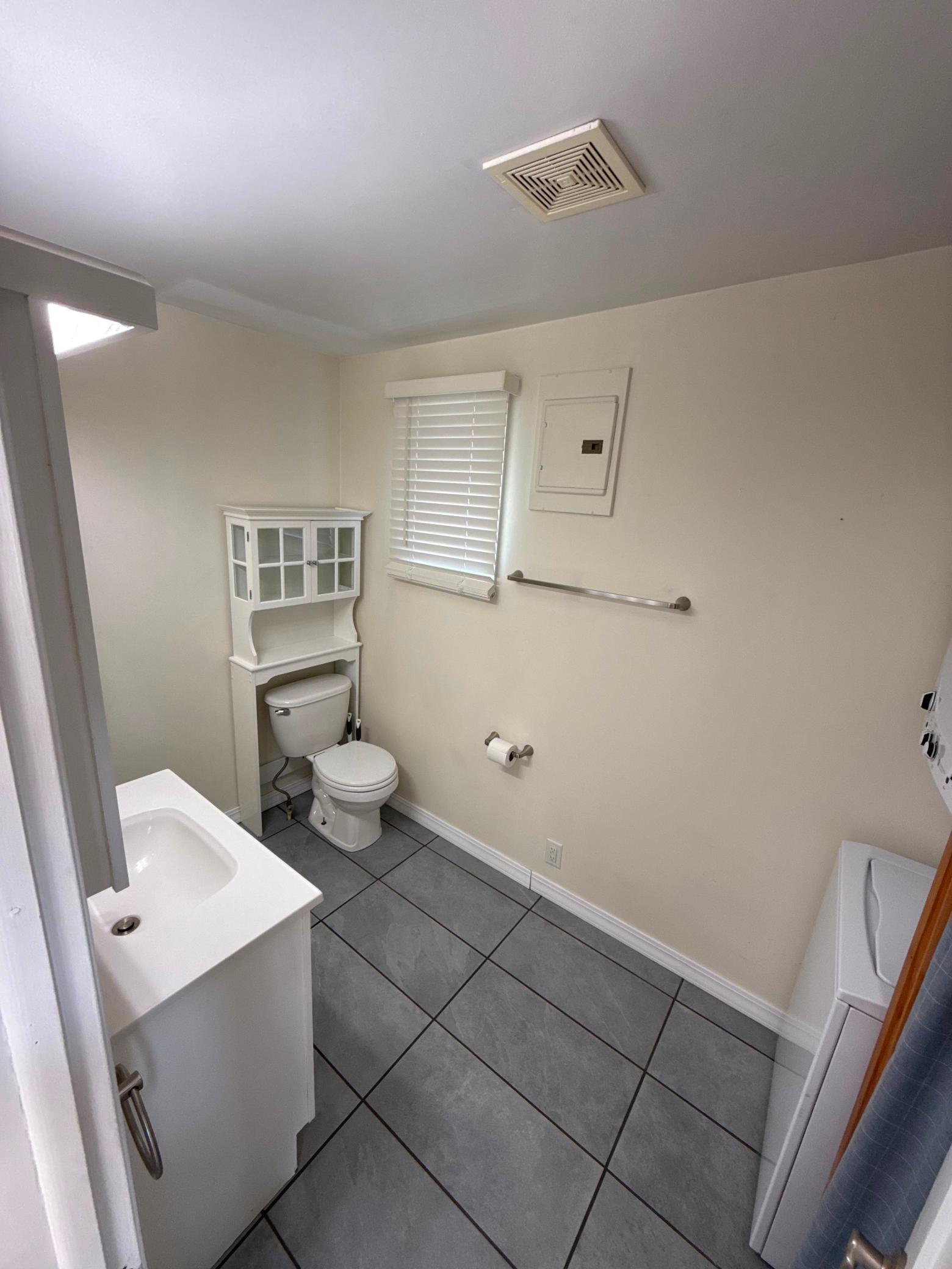 418 Monroe Street N Property Photo 8