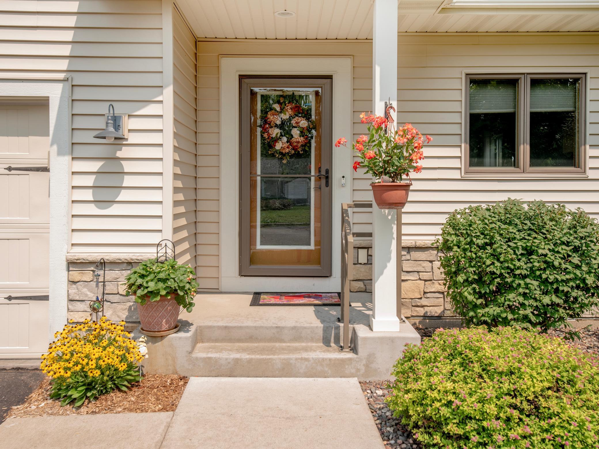 2365 Skillman Avenue E Property Photo 3