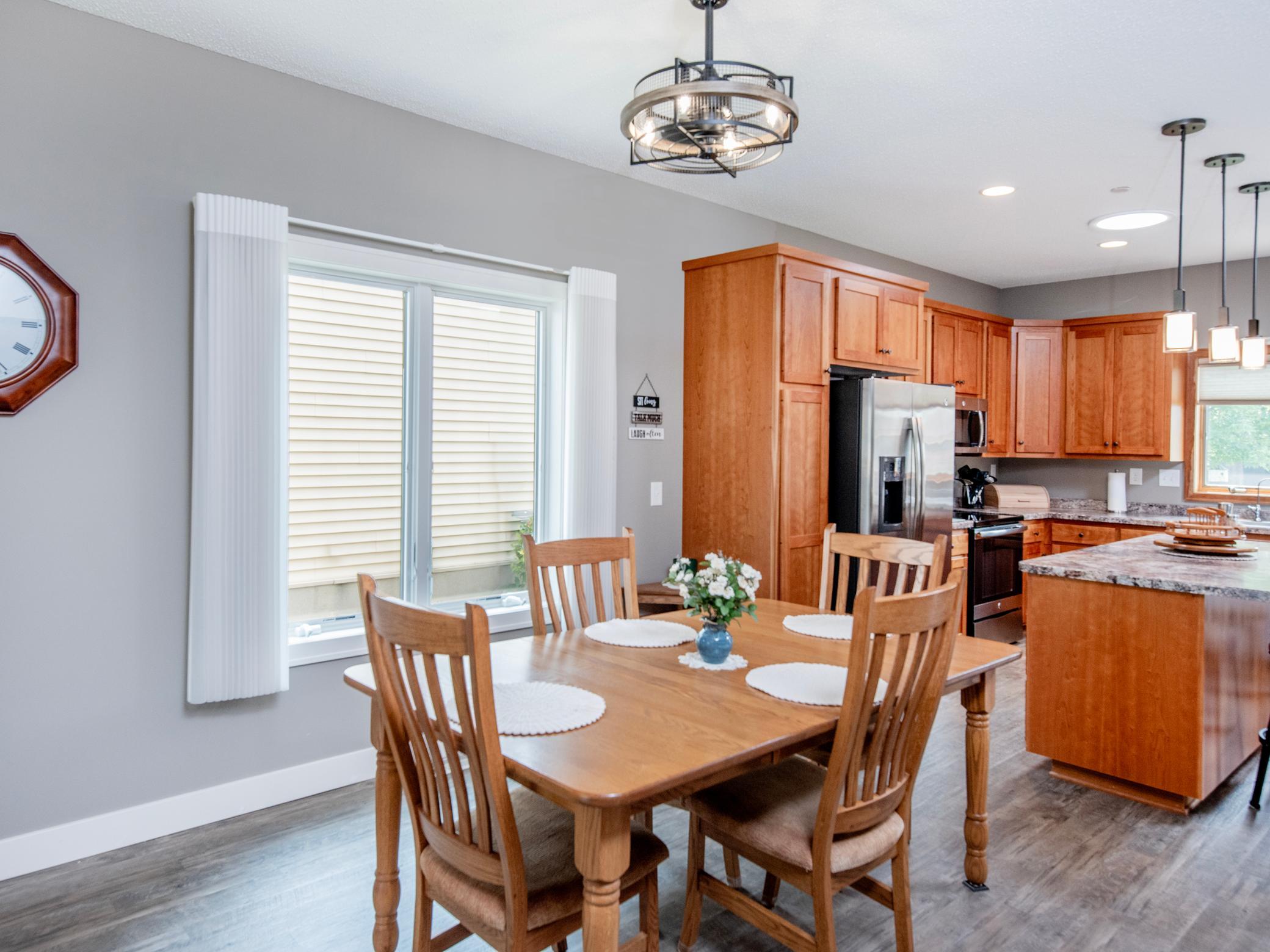 2365 Skillman Avenue E Property Photo 8