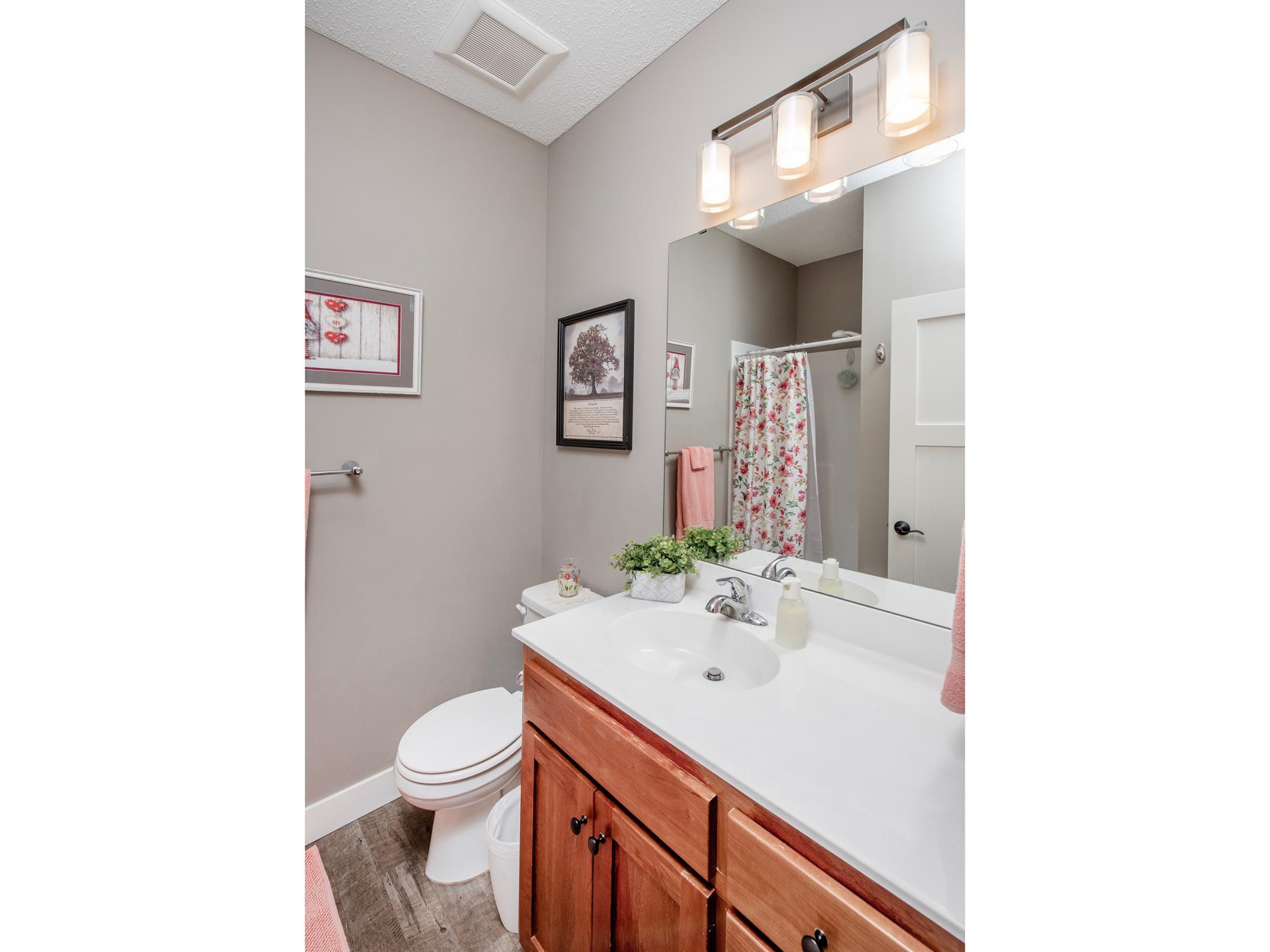 2365 Skillman Avenue E Property Photo 16