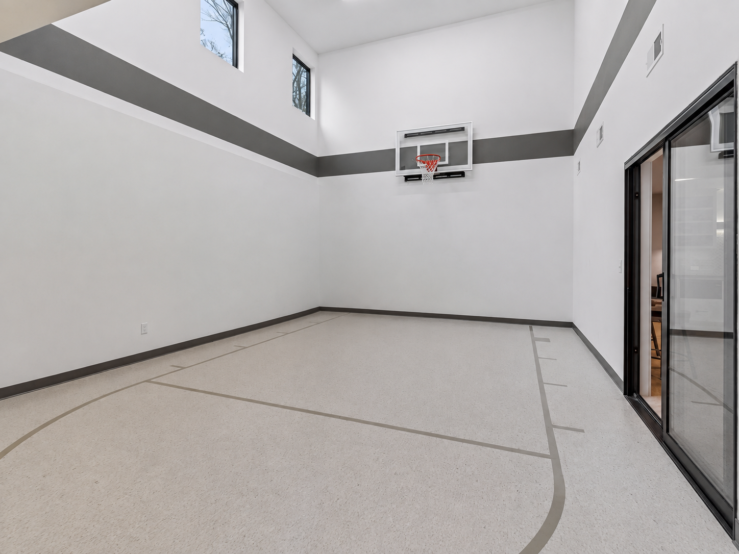 4304 Hillside Drive Property Photo 3