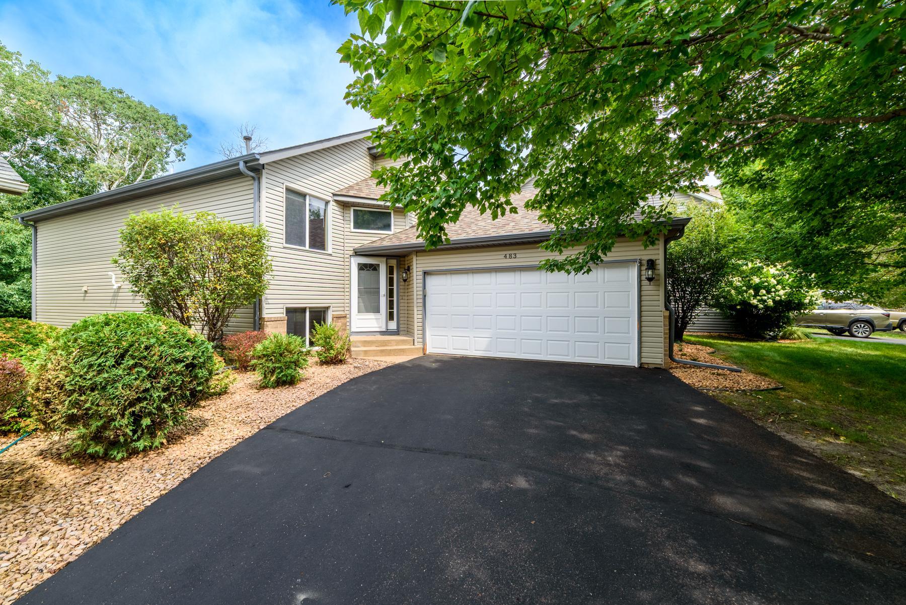483 Poplar Drive Property Photo 1