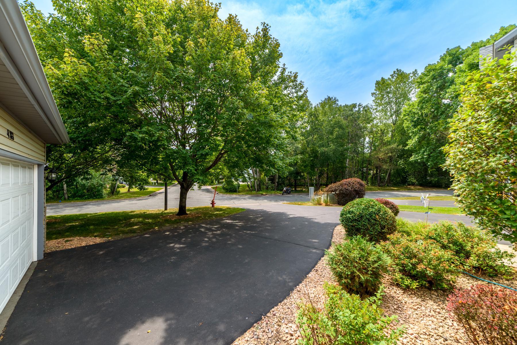483 Poplar Drive Property Photo 4