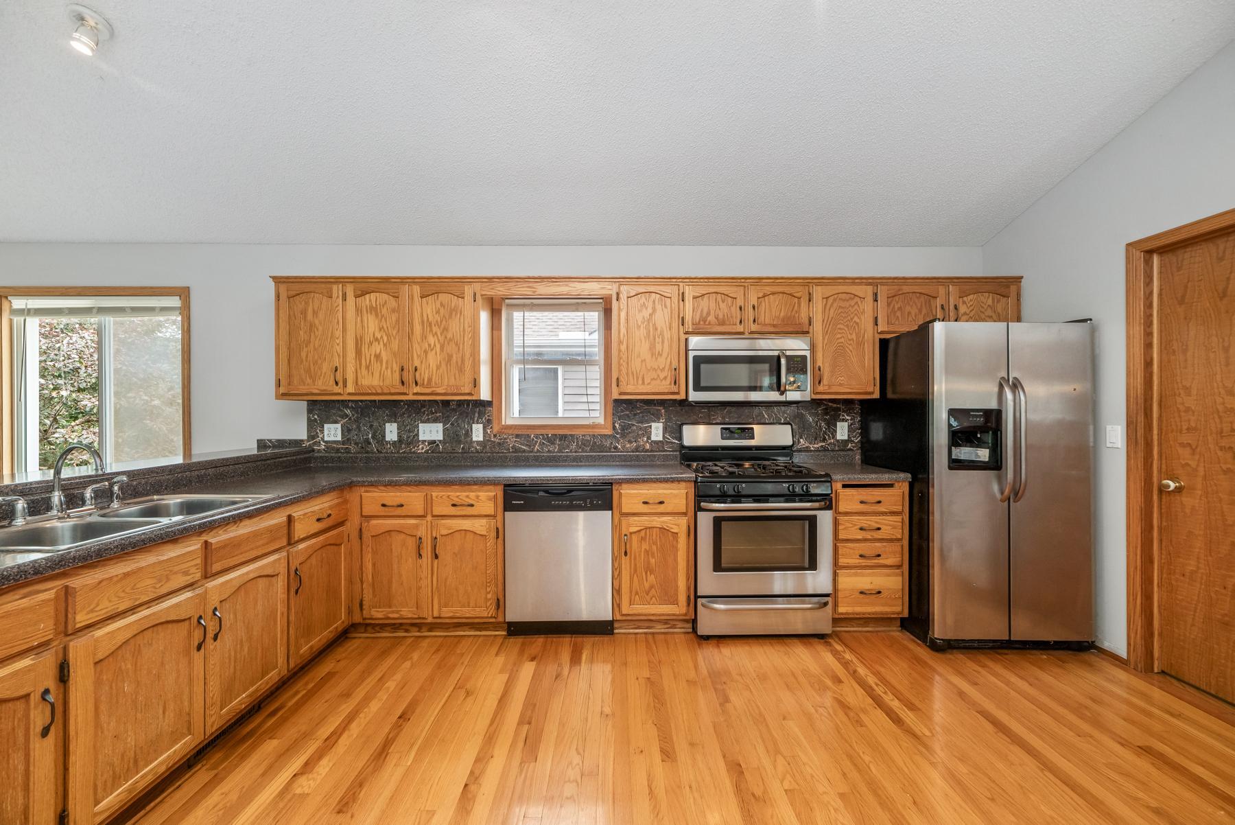 483 Poplar Drive Property Photo 8