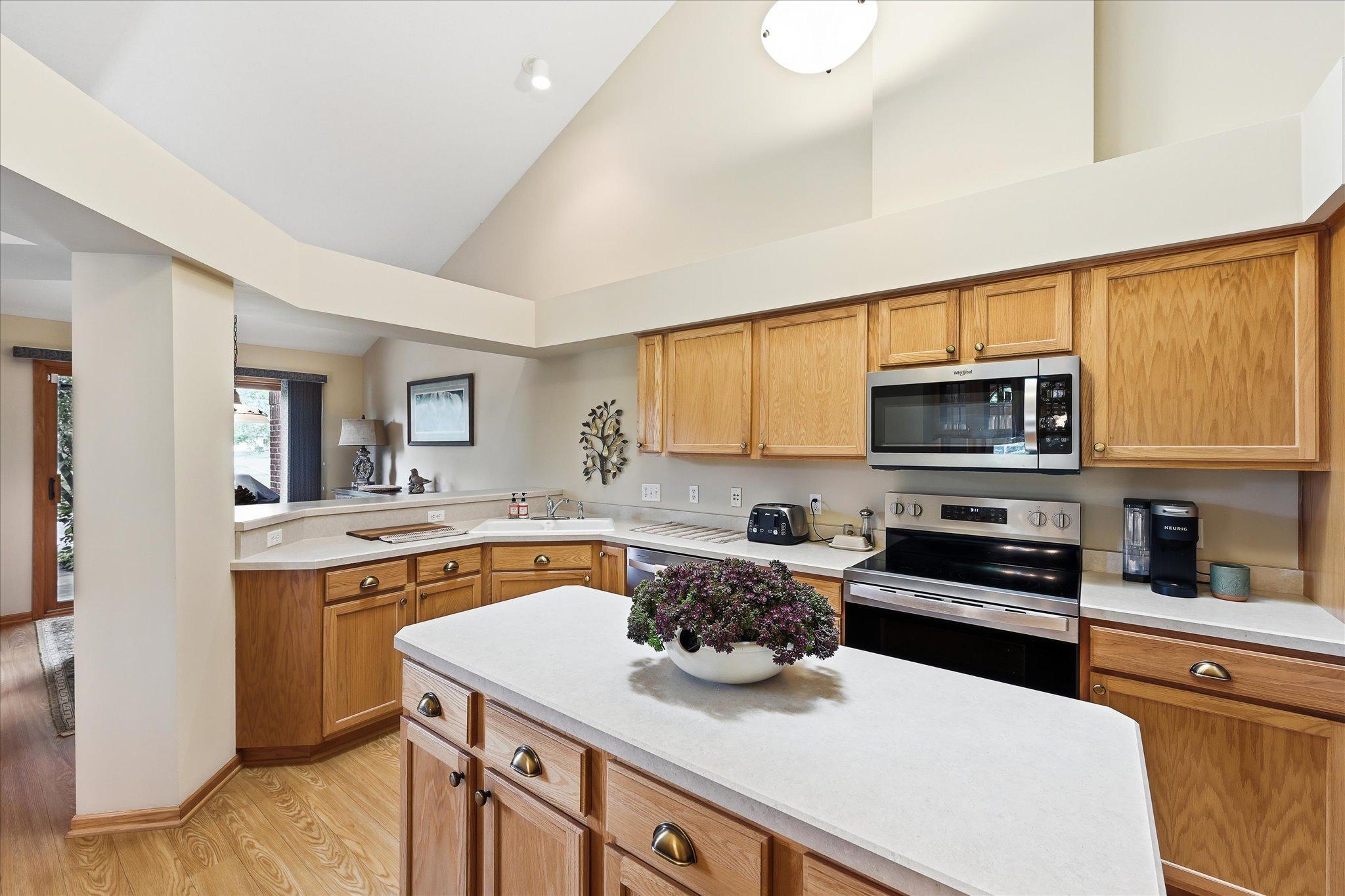247 W Canyon Drive Property Photo 3